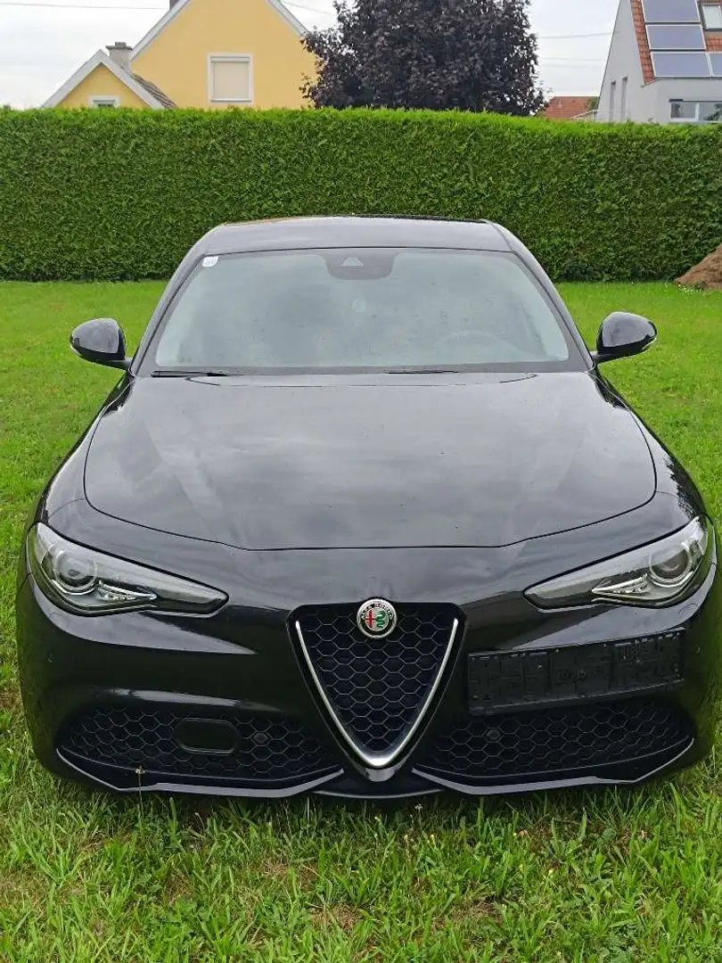 Alfa Romeo Giulia Giulia Veloce 2,2 210 AT AWDVeloce Schwarz - 2