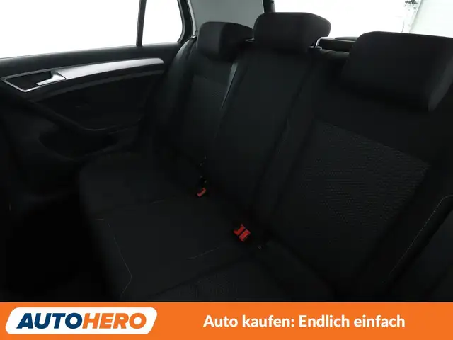 Volkswagen Golf view 14