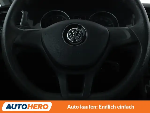 Volkswagen Golf view 19