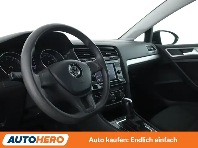 Volkswagen Golf view 11