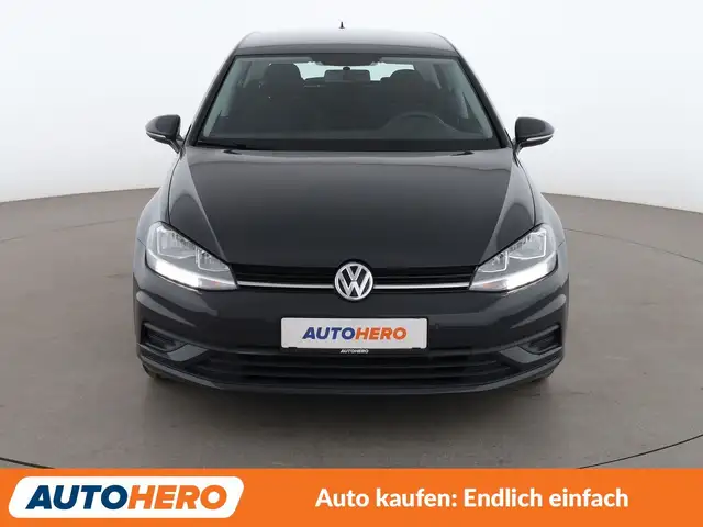 Volkswagen Golf view 9