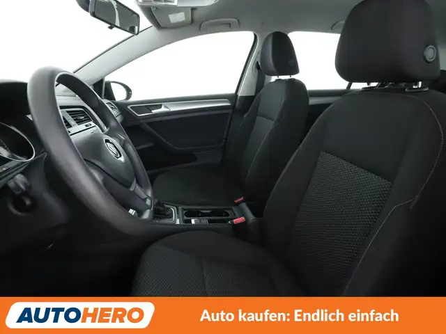 Volkswagen Golf view 10