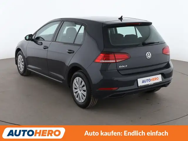 Volkswagen Golf view 4