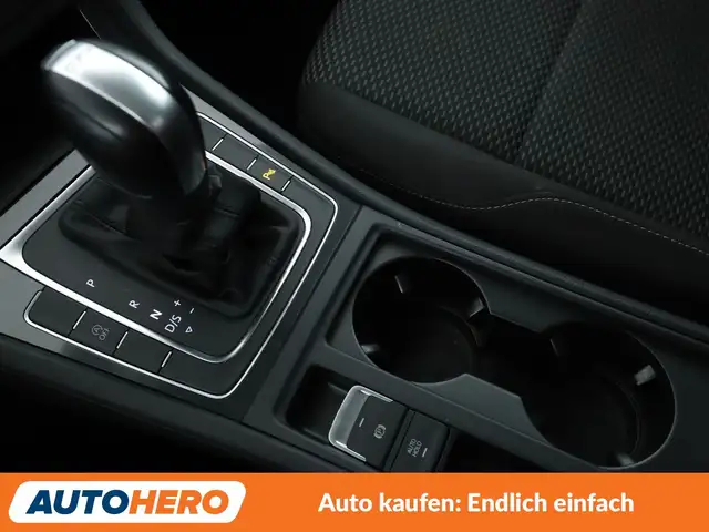 Volkswagen Golf view 24