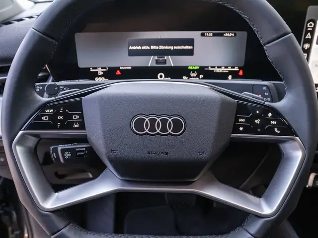 Audi Q3 view 7