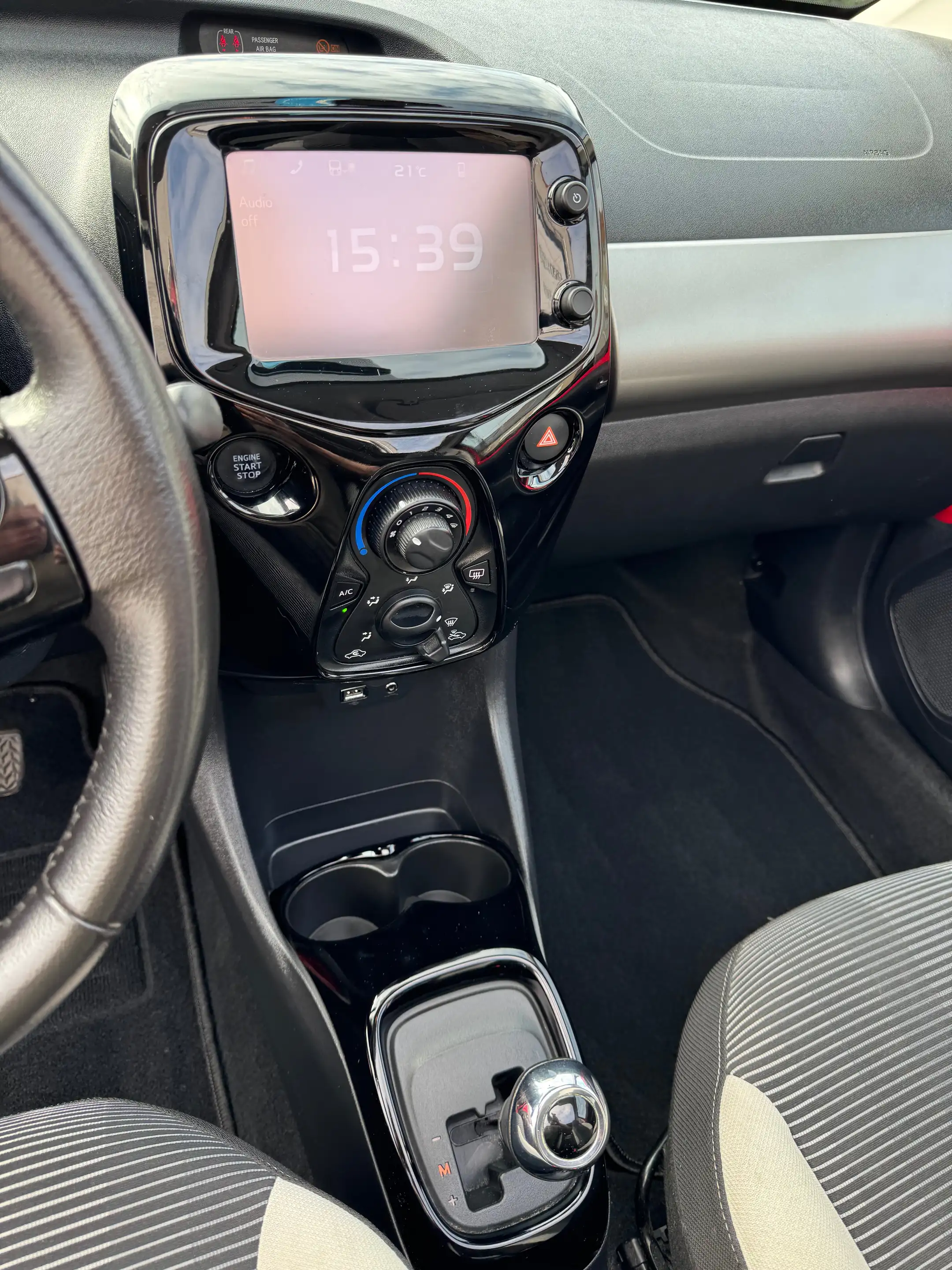 Peugeot 108 108 1.0 VTi Top! Allure ETG — photo 9