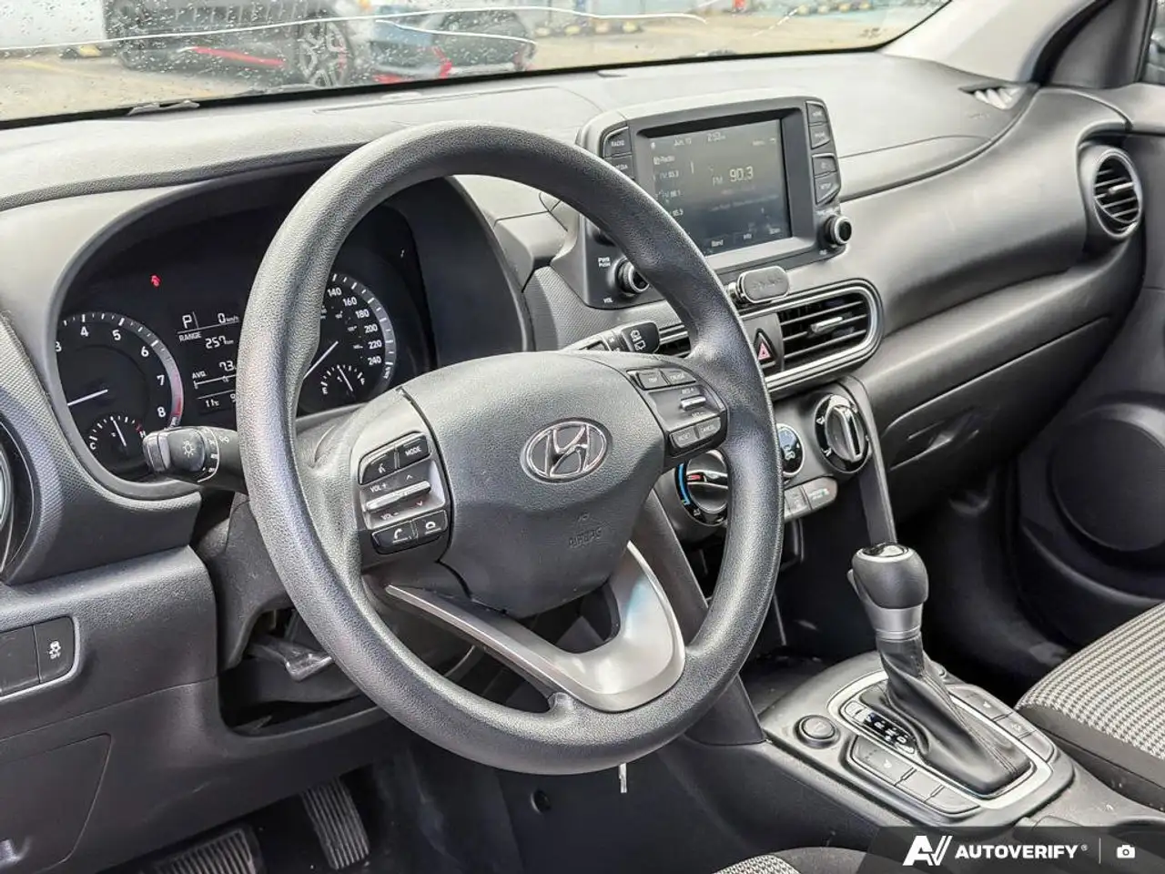Hyundai KONA снимка Hyundai KONA