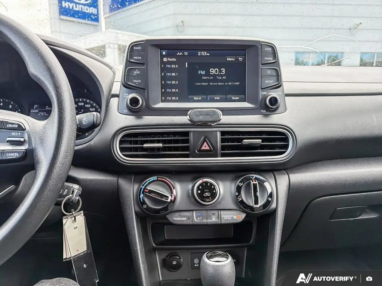 Hyundai KONA снимка Hyundai KONA