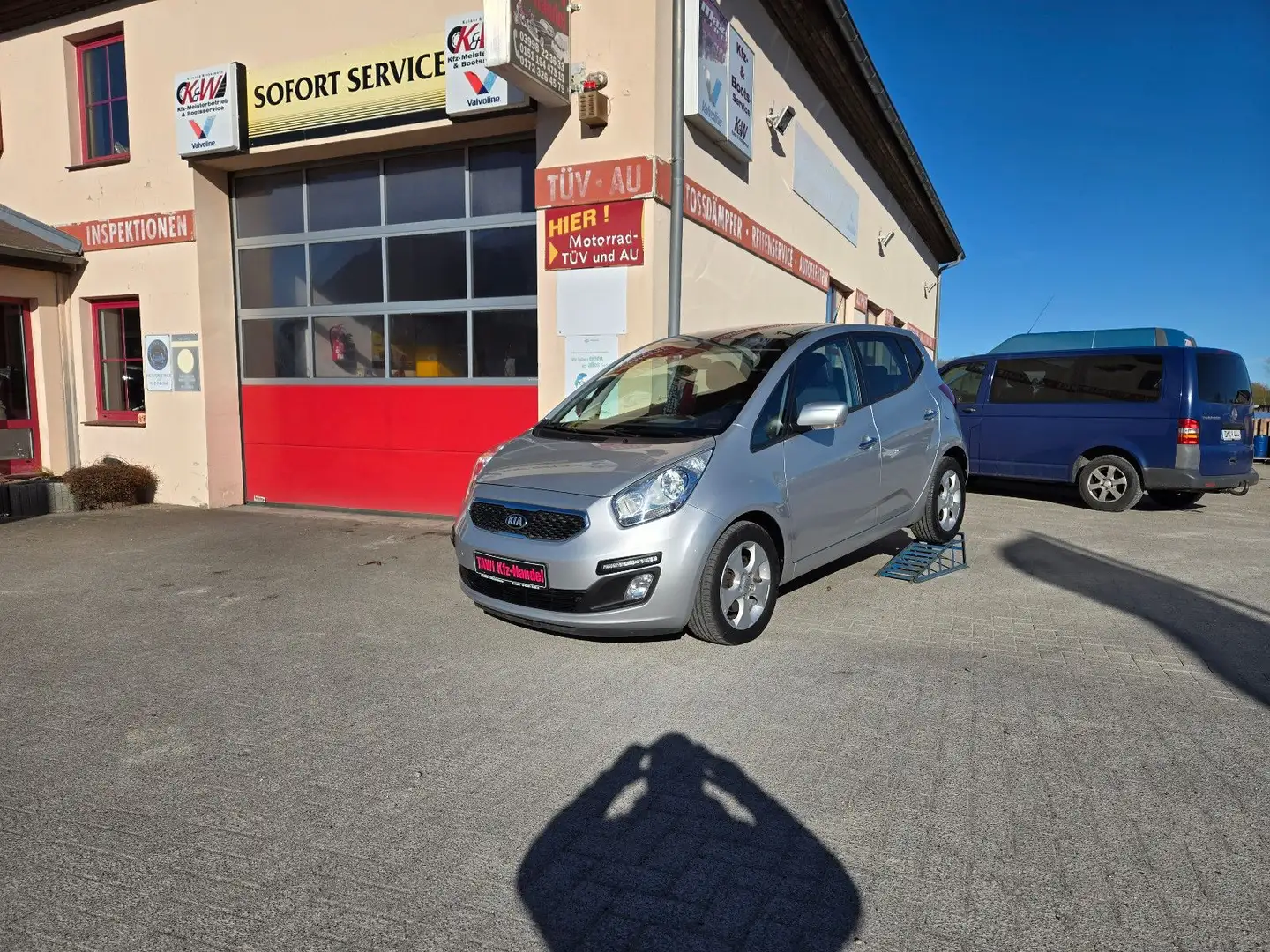 Kia Venga FIFA World Cup Edition**48Tkm**Automatik** Silber - 1