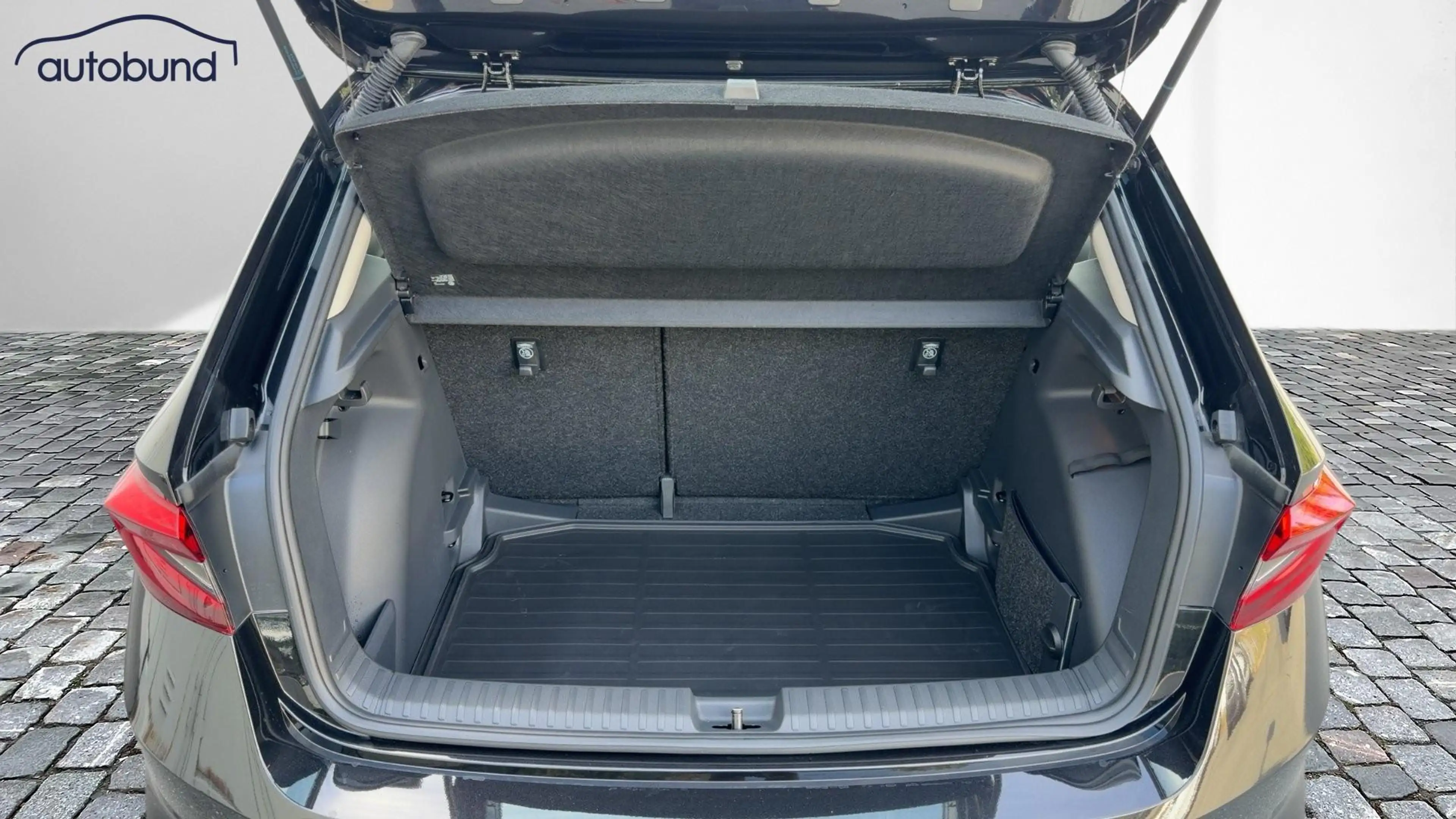 Skoda Fabia IV 1,0 MPI 130 Jahre AHK LED Link NBA PDC RFK SHA Shz — photo 8