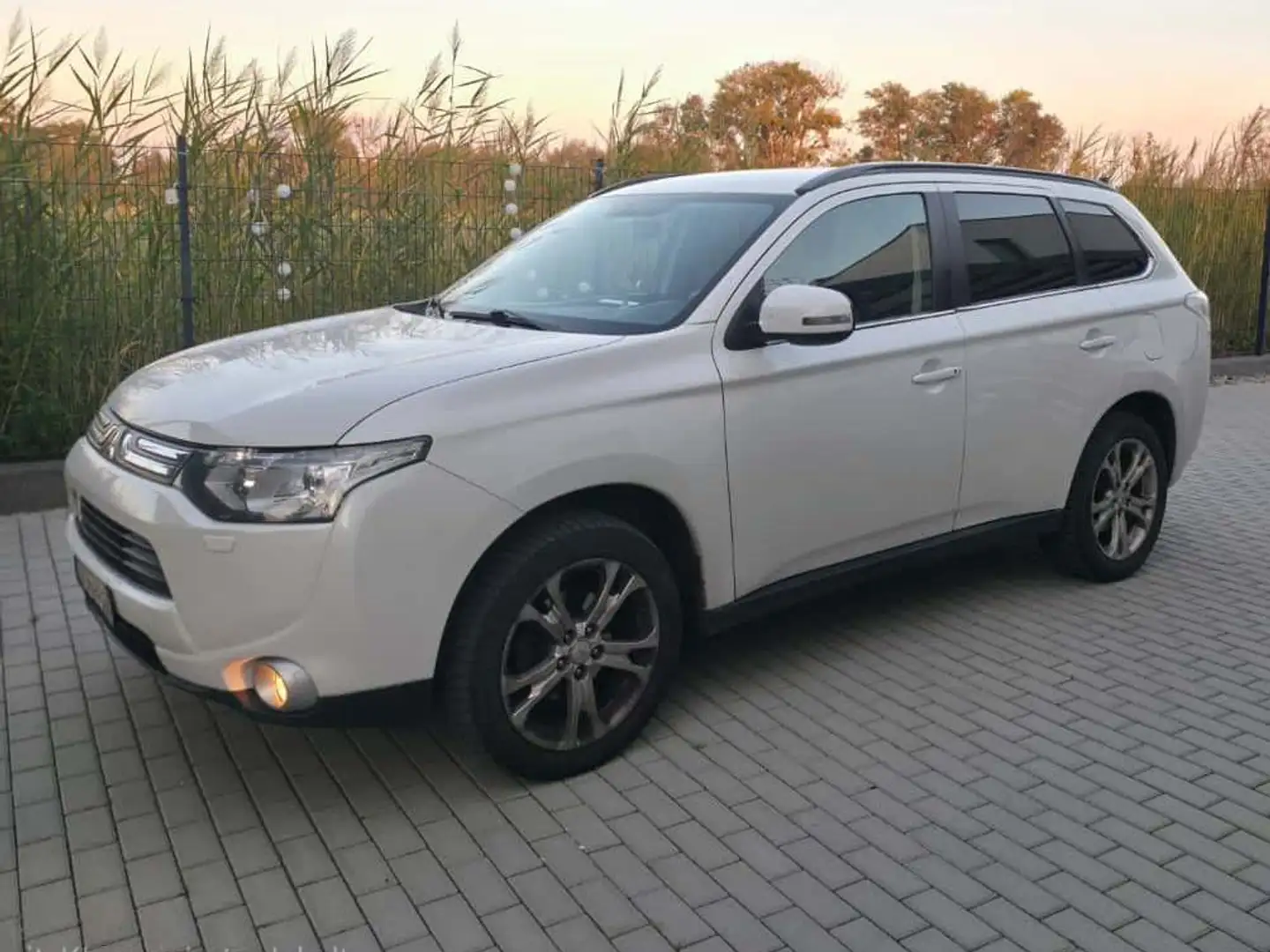 Mitsubishi Outlander 2,2 DI-D Intense+ Aut. - 1