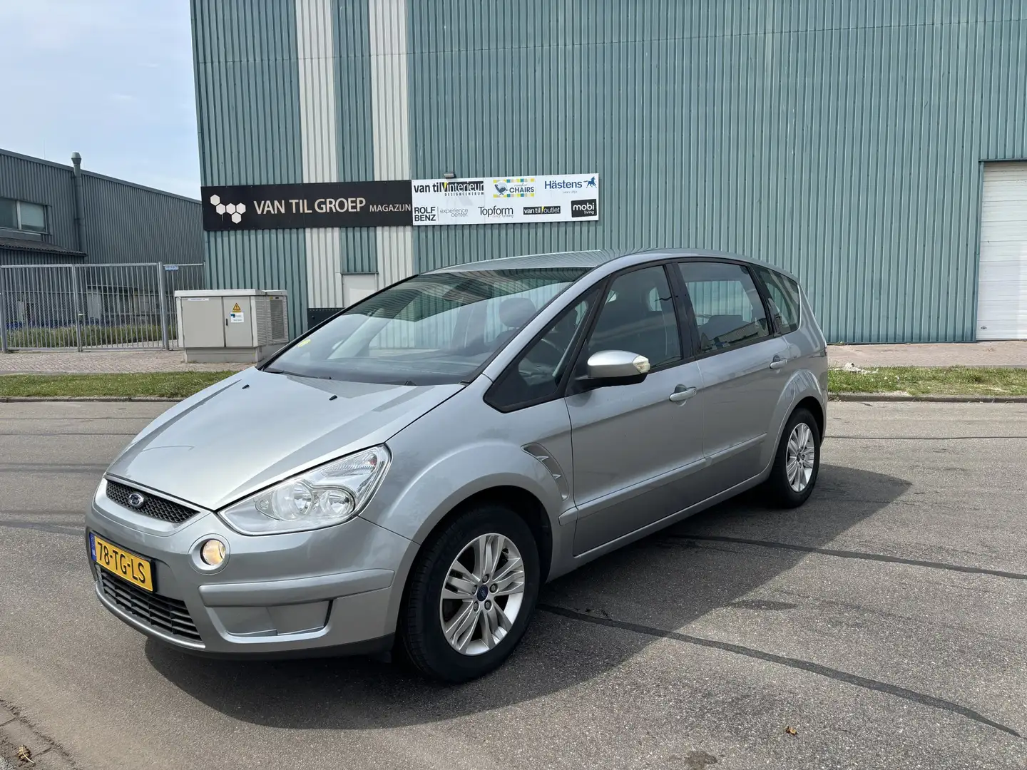 Ford S-Max 2.0-16V 146 PK. Zeer betrouwbare en onverwoestbare Grijs - 1