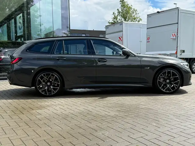 BMW 3 Series view 7