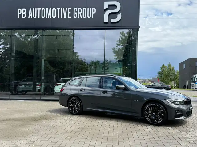 BMW 3 Series view 8