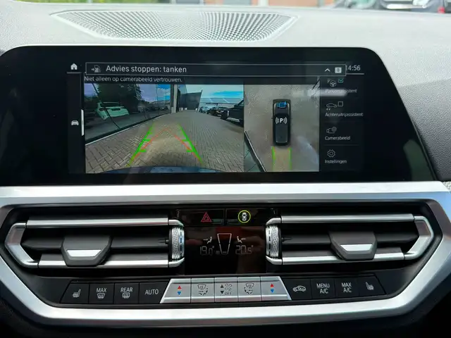 BMW 3 Series view 10