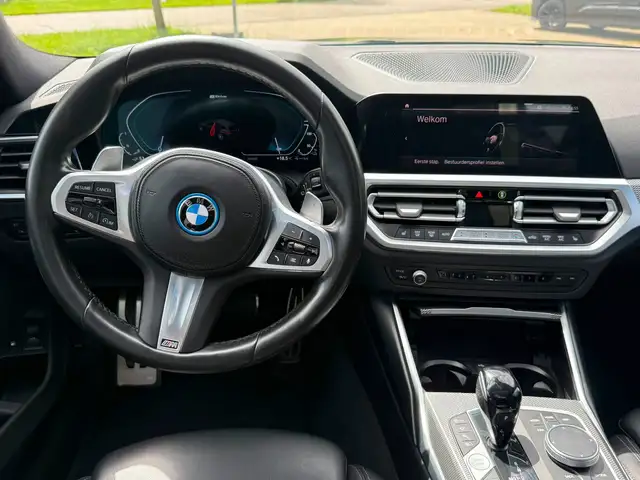 BMW 3 Series view 9
