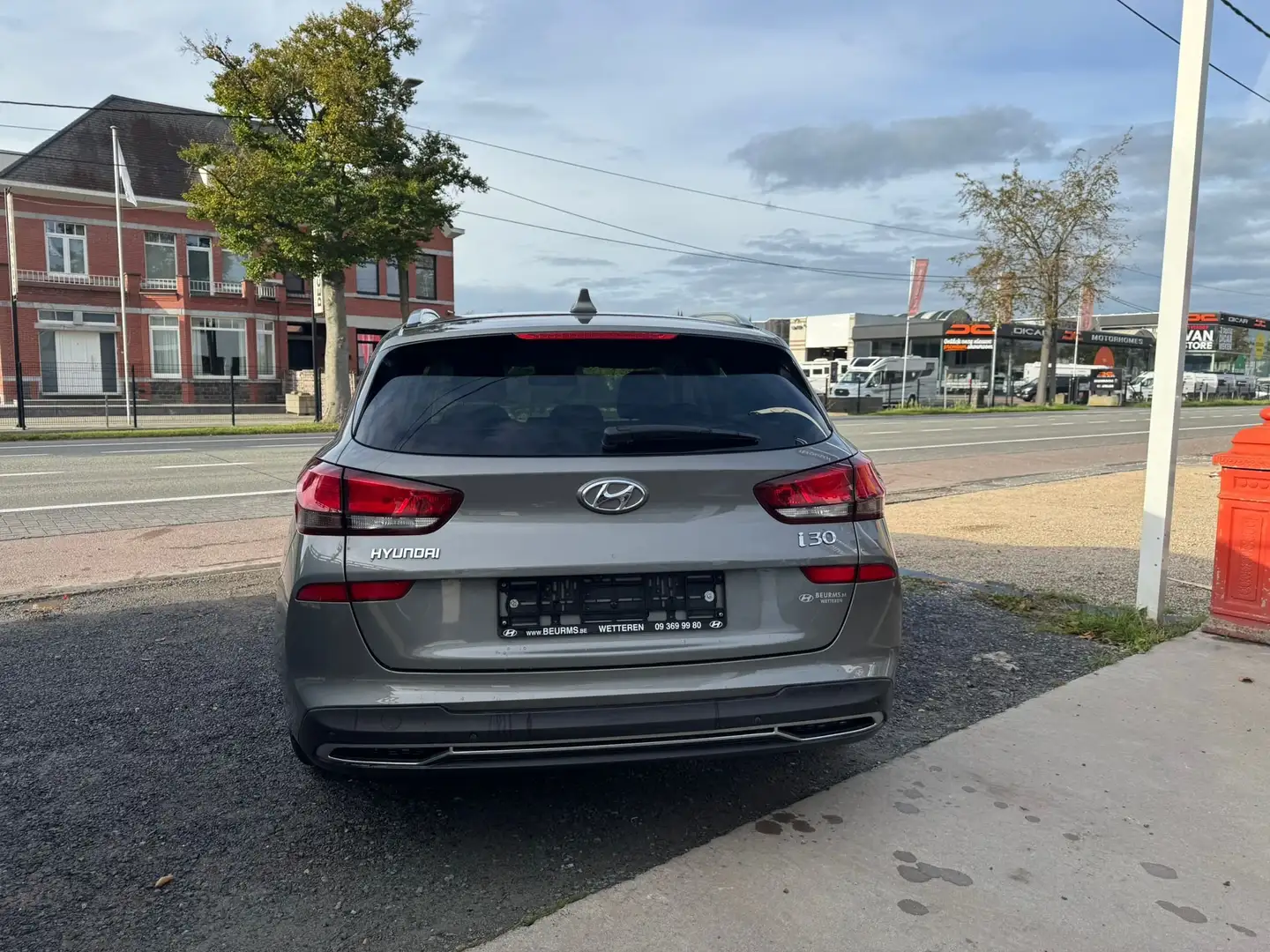 Hyundai i30 i30 Kombi 1.5 T-GDI 48V-Hybrid Prime Grijs - 2