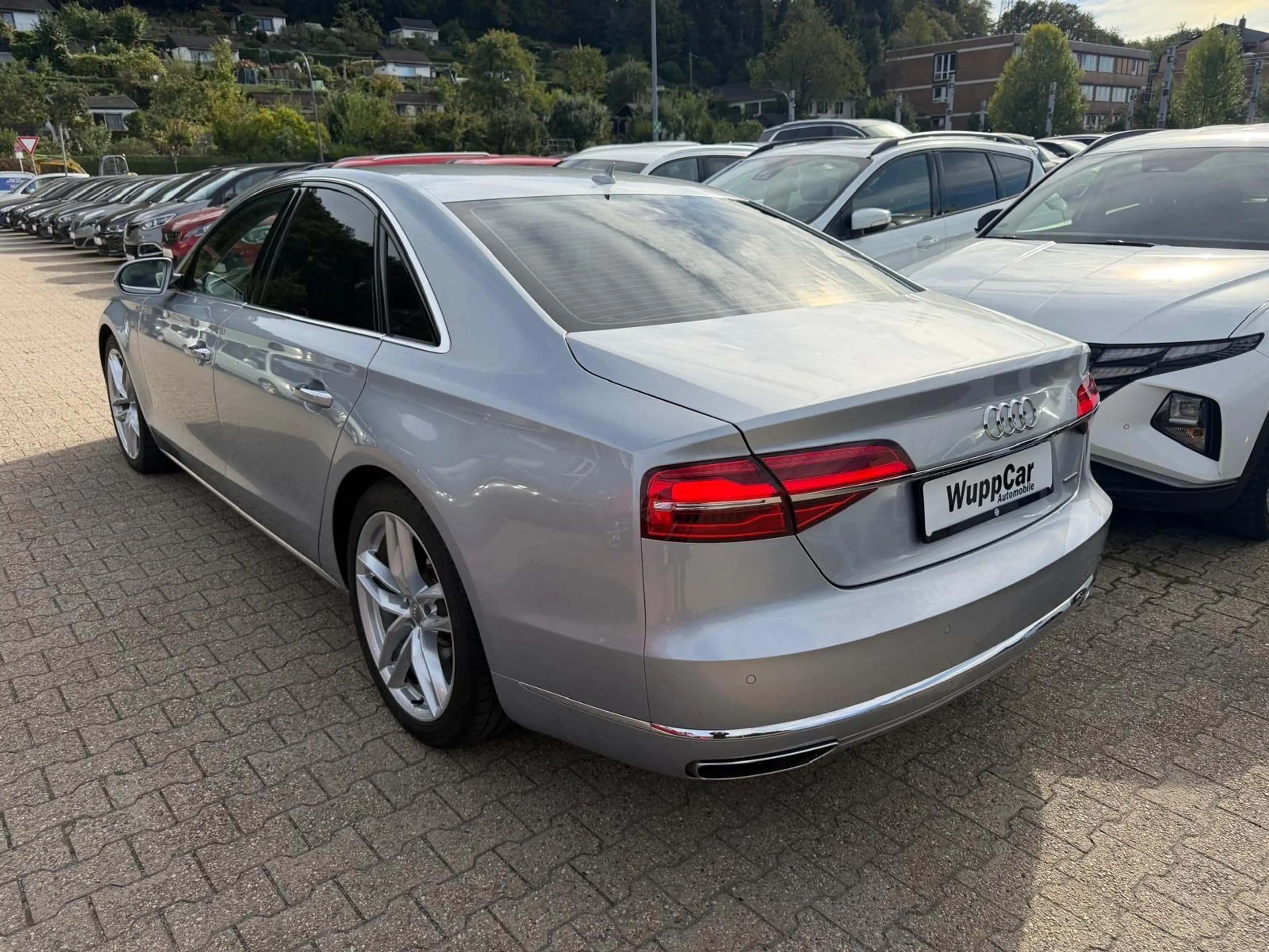 Audi A8 3.0 TDI NAVI*KAMERA*TOTWINKEL*HEAD-UP*SD*SHZ* — photo 2
