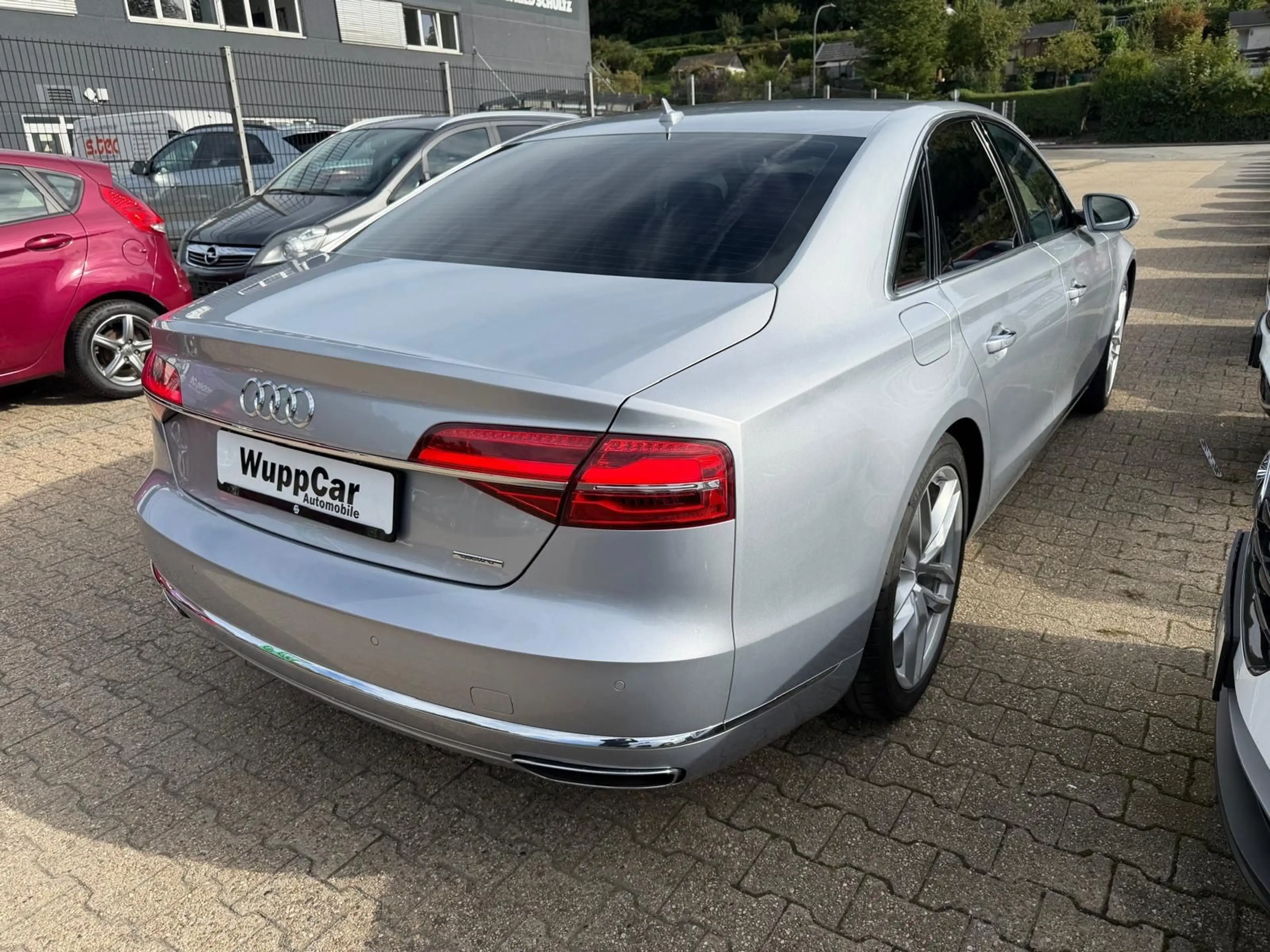Audi A8 3.0 TDI NAVI*KAMERA*TOTWINKEL*HEAD-UP*SD*SHZ* — photo 3