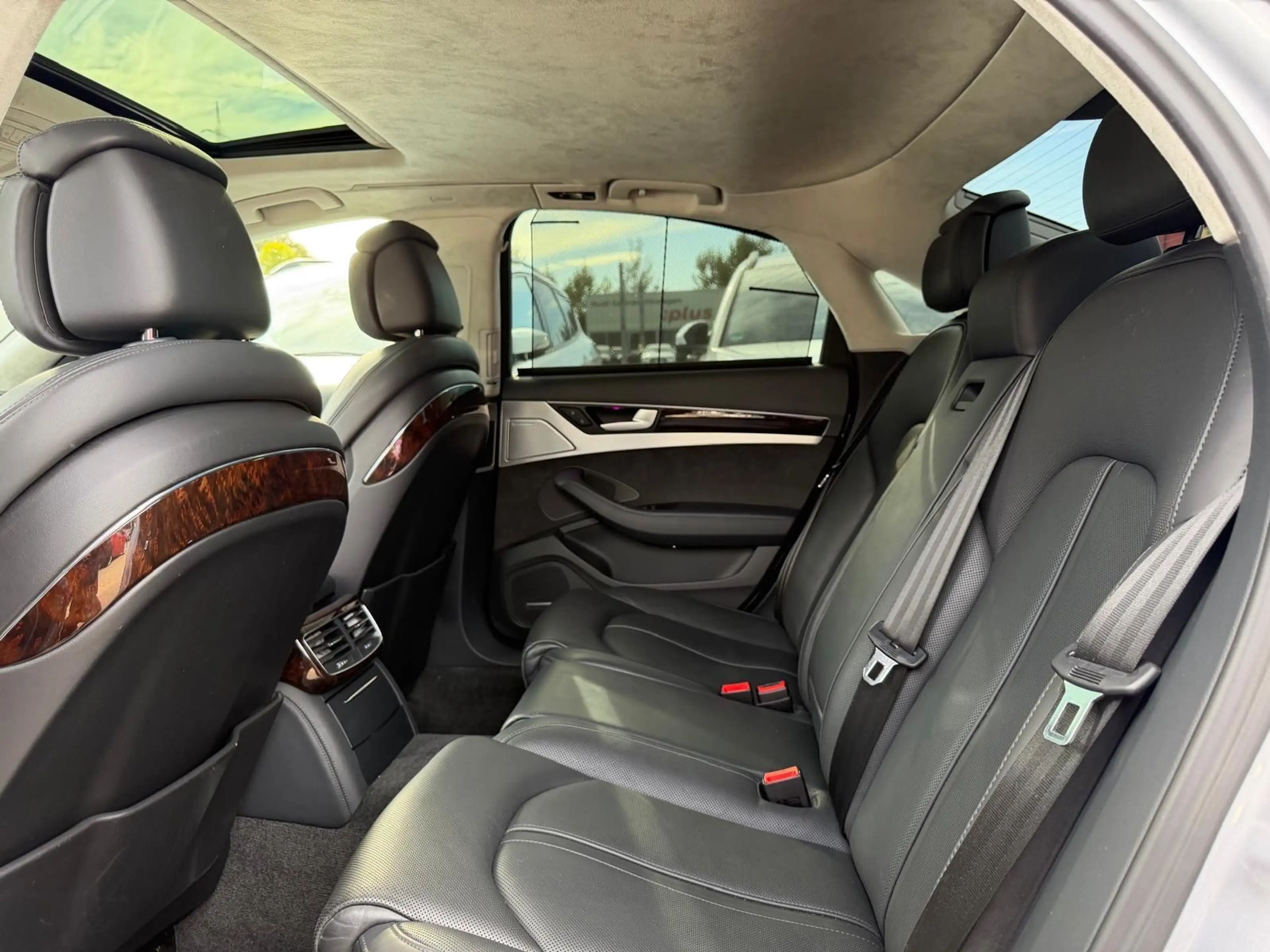 Audi A8 3.0 TDI NAVI*KAMERA*TOTWINKEL*HEAD-UP*SD*SHZ* — photo 5