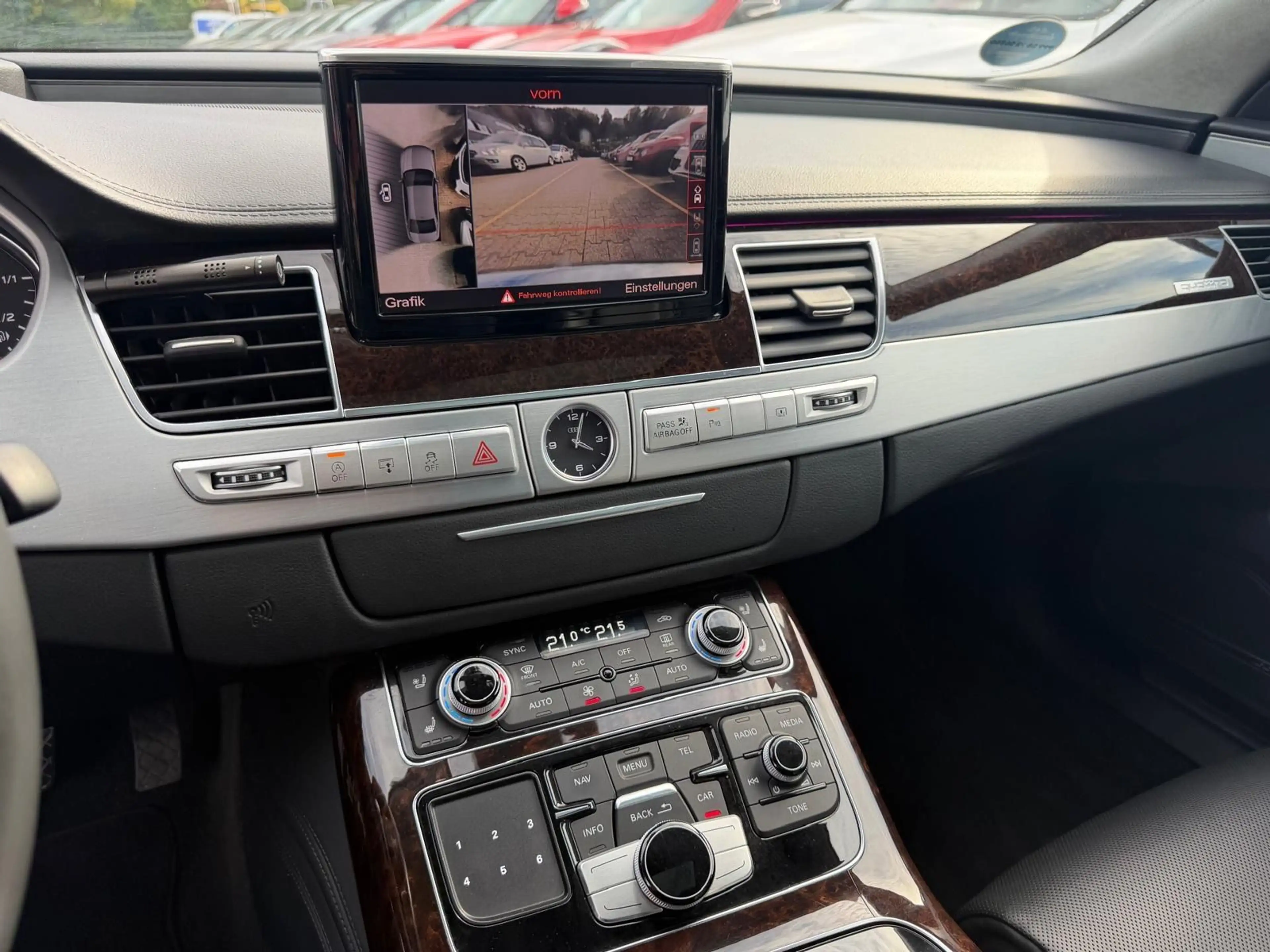 Audi A8 3.0 TDI NAVI*KAMERA*TOTWINKEL*HEAD-UP*SD*SHZ* — photo 7