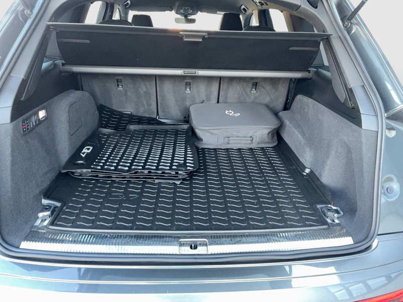 Audi Q7 55 TFSI e quattro S line — photo 12