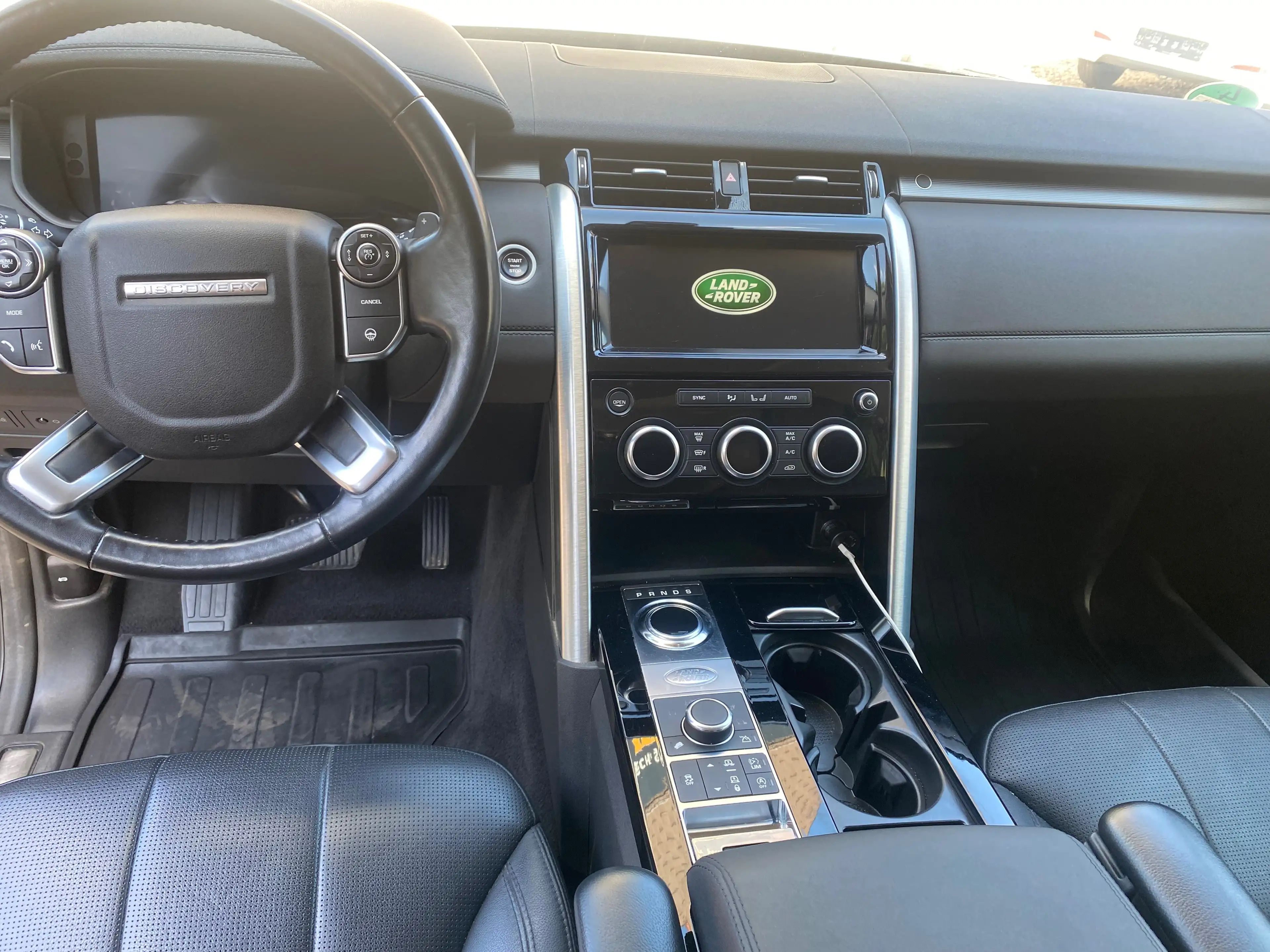 Land Rover Discovery HSE TD6 — photo 14
