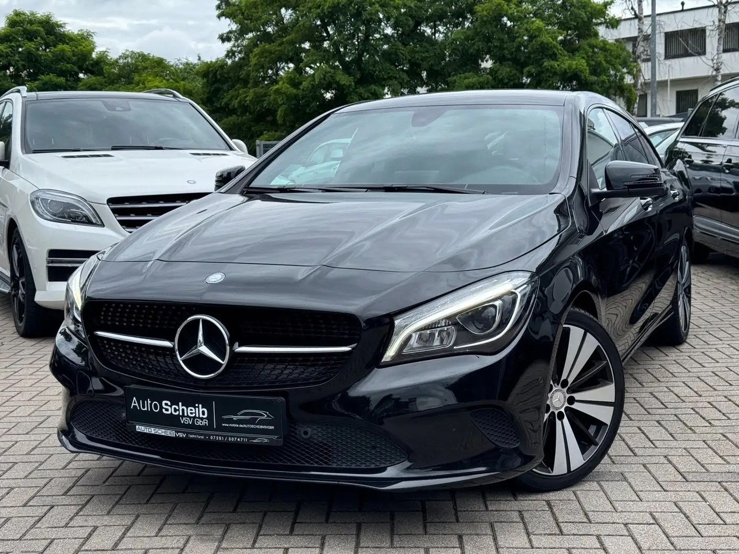 Mercedes-Benz CLA 220 d DCT Shooting Brake*Kamera*LED*Navi* Schwarz - 1