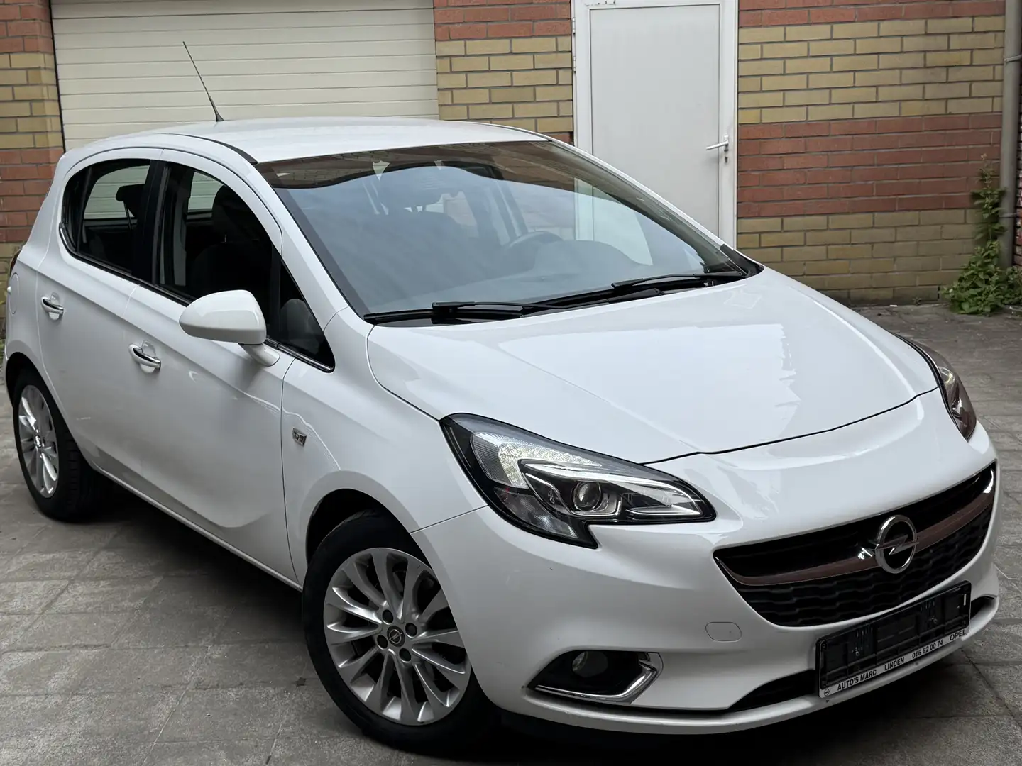 Opel Corsa-e 1.0i Essence Euro 6b 5/2015 5 Portes Clim Xenon Blanco - 1