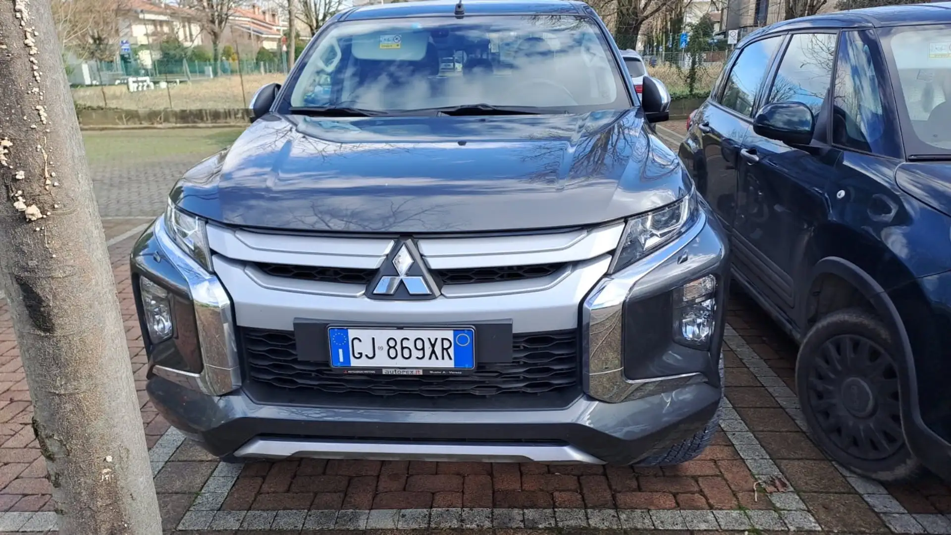 Mitsubishi L200 d.cab 2.3d Intense Pack 1 Intouch 4wd 150cv - 2