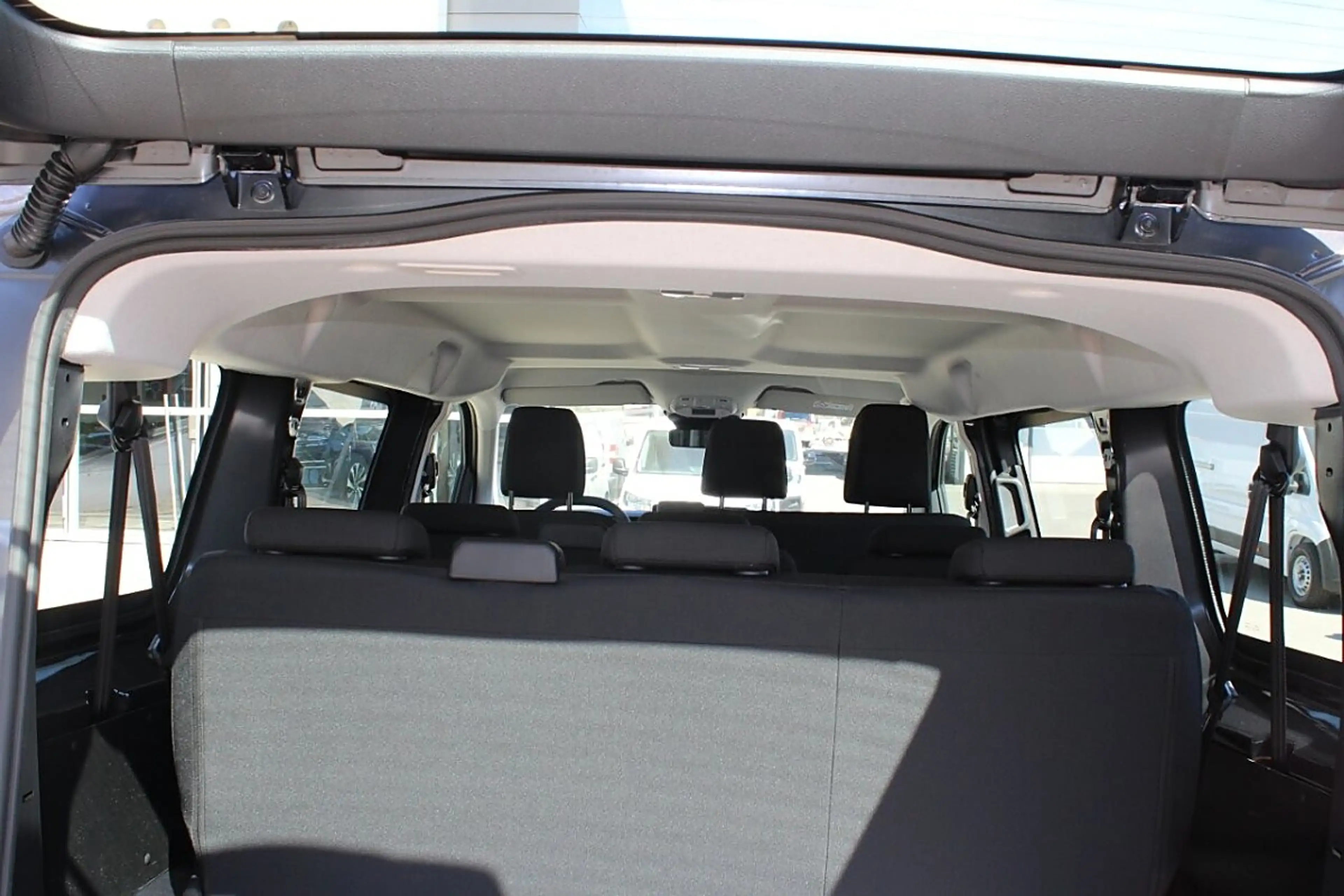 Fiat Scudo Kombi L2 H1 180PS Automatik AHK 9Sitzplätze Vor... — photo 12
