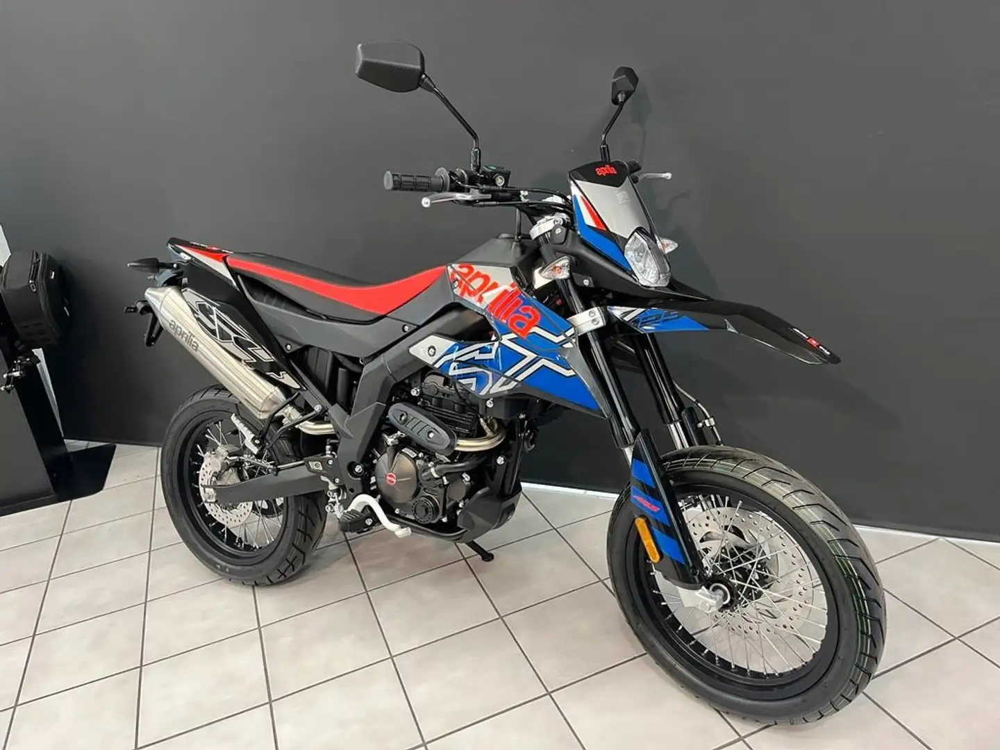 Aprilia SX 125 Argent - 1