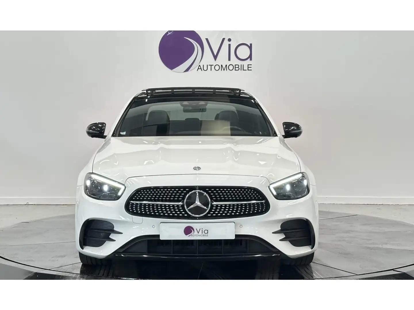 Mercedes-Benz E 220 220D 220 D 194 AMG LINE / TOIT OUVRANT Weiß - 2