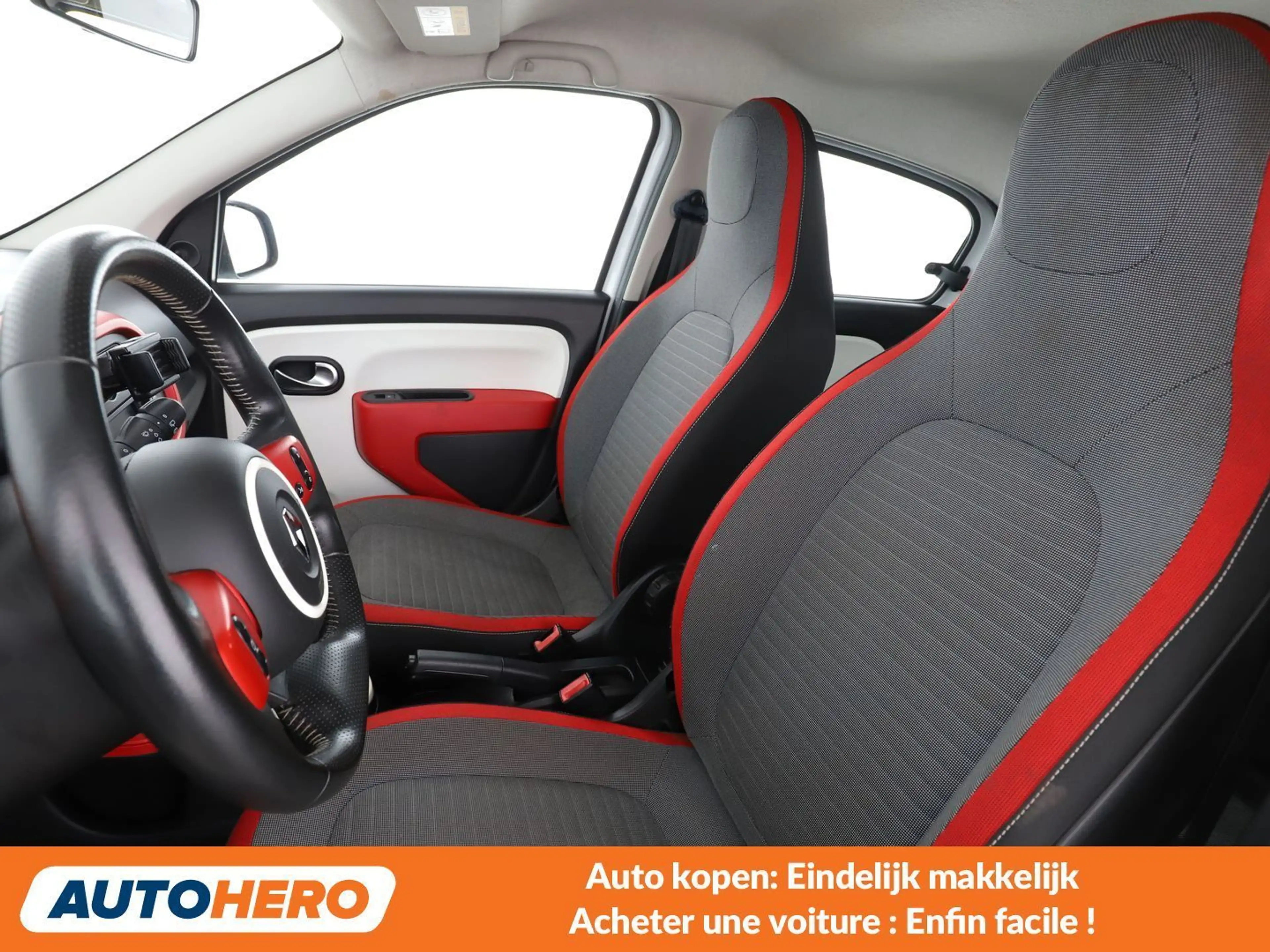 Renault Twingo 1.0 SCe Zen — photo 11