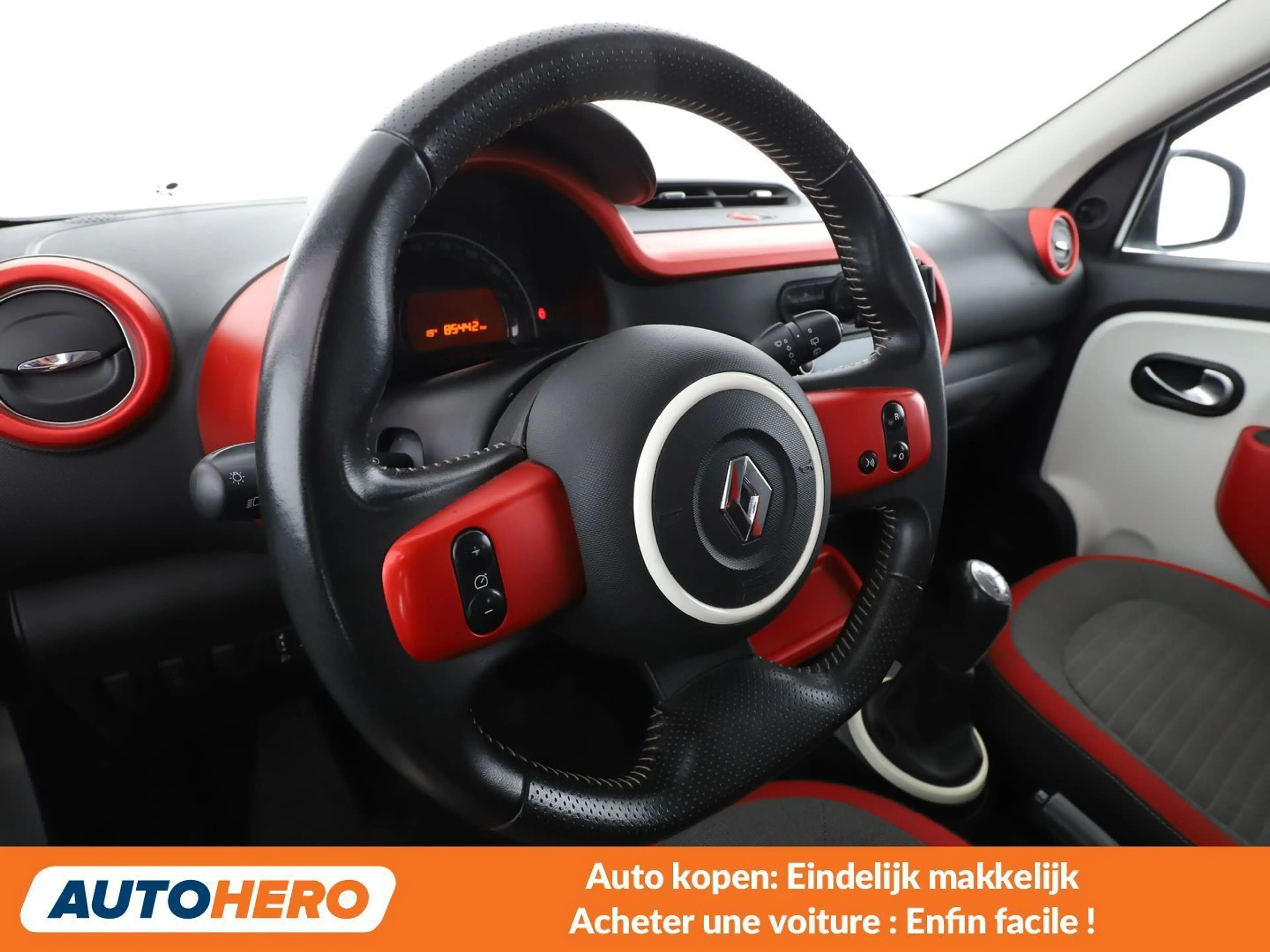 Renault Twingo 1.0 SCe Zen — photo 12