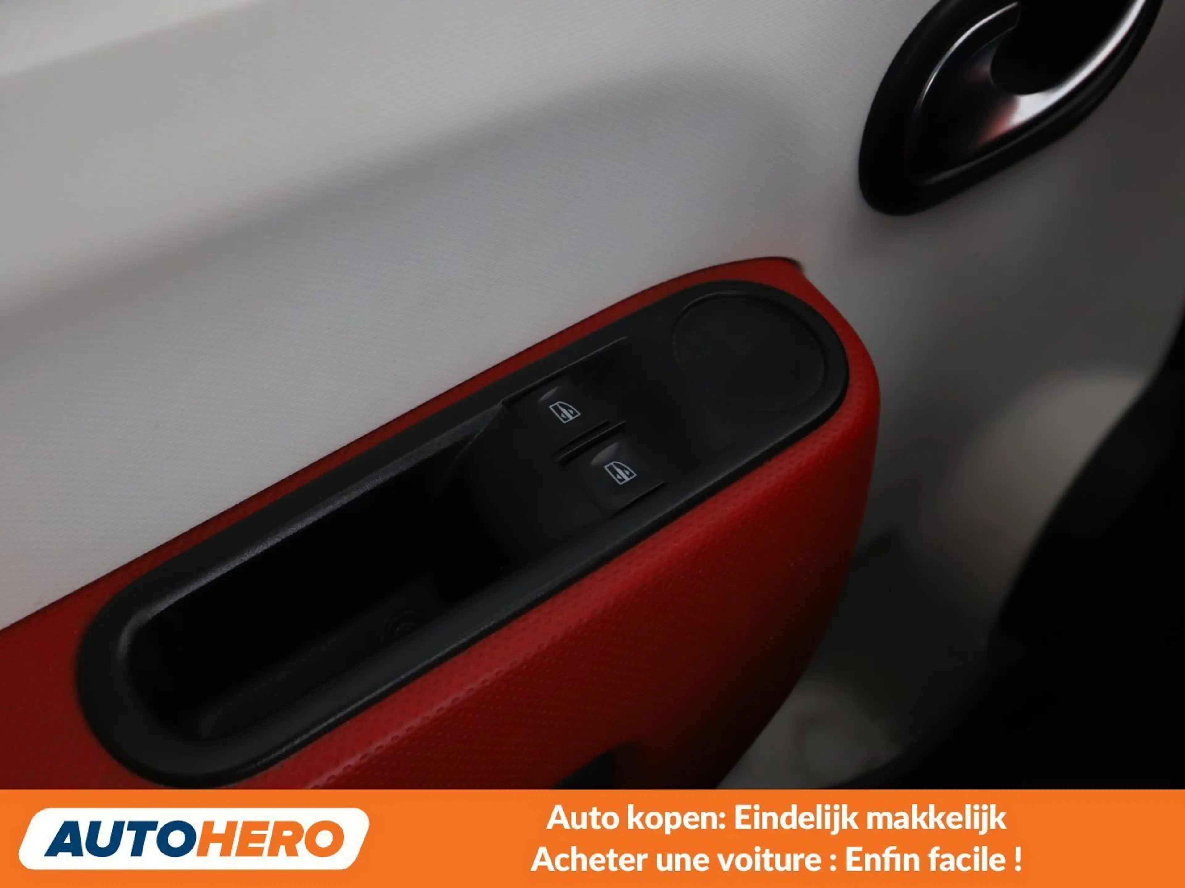 Renault Twingo 1.0 SCe Zen — photo 10