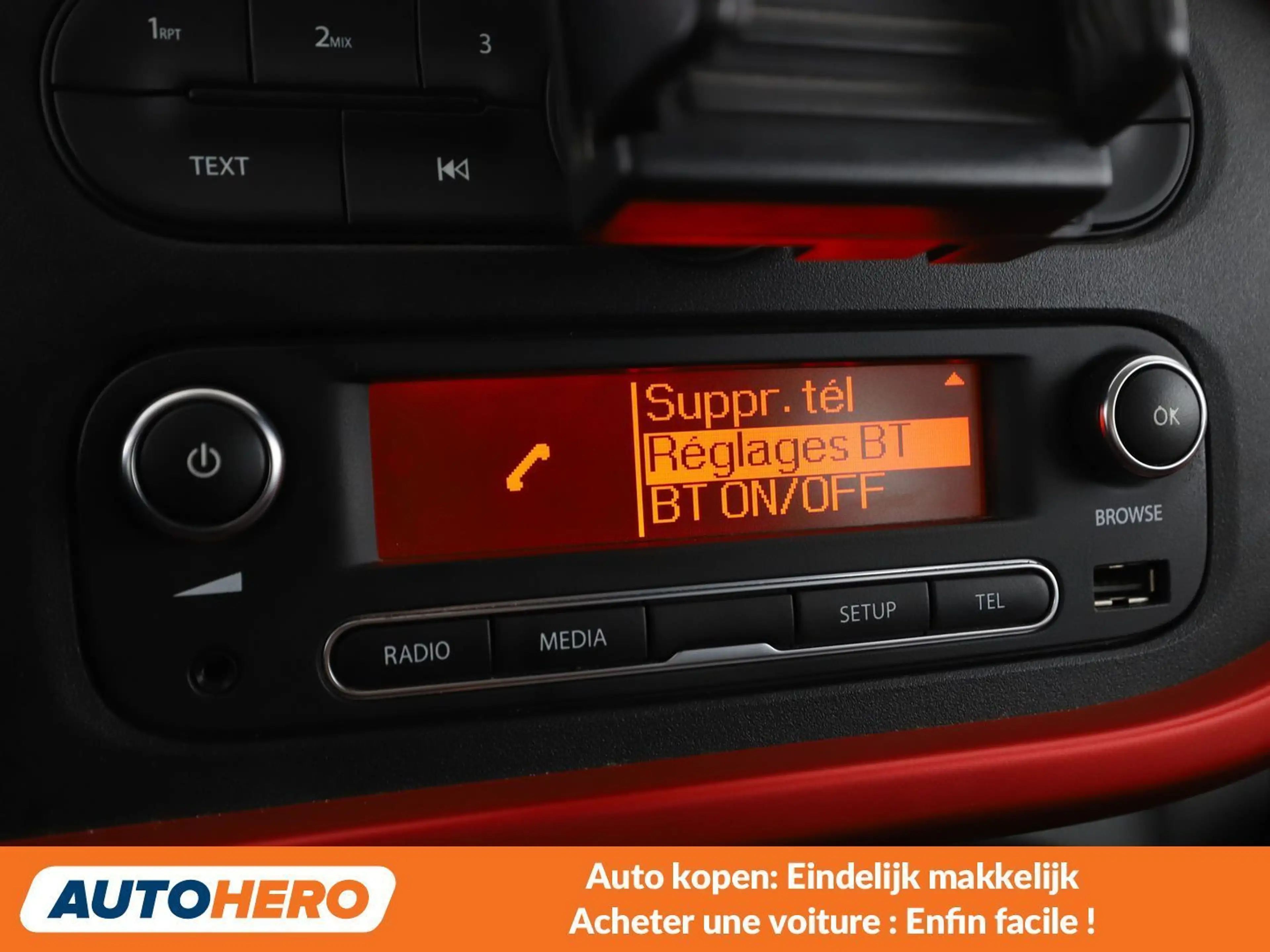 Renault Twingo 1.0 SCe Zen — photo 7