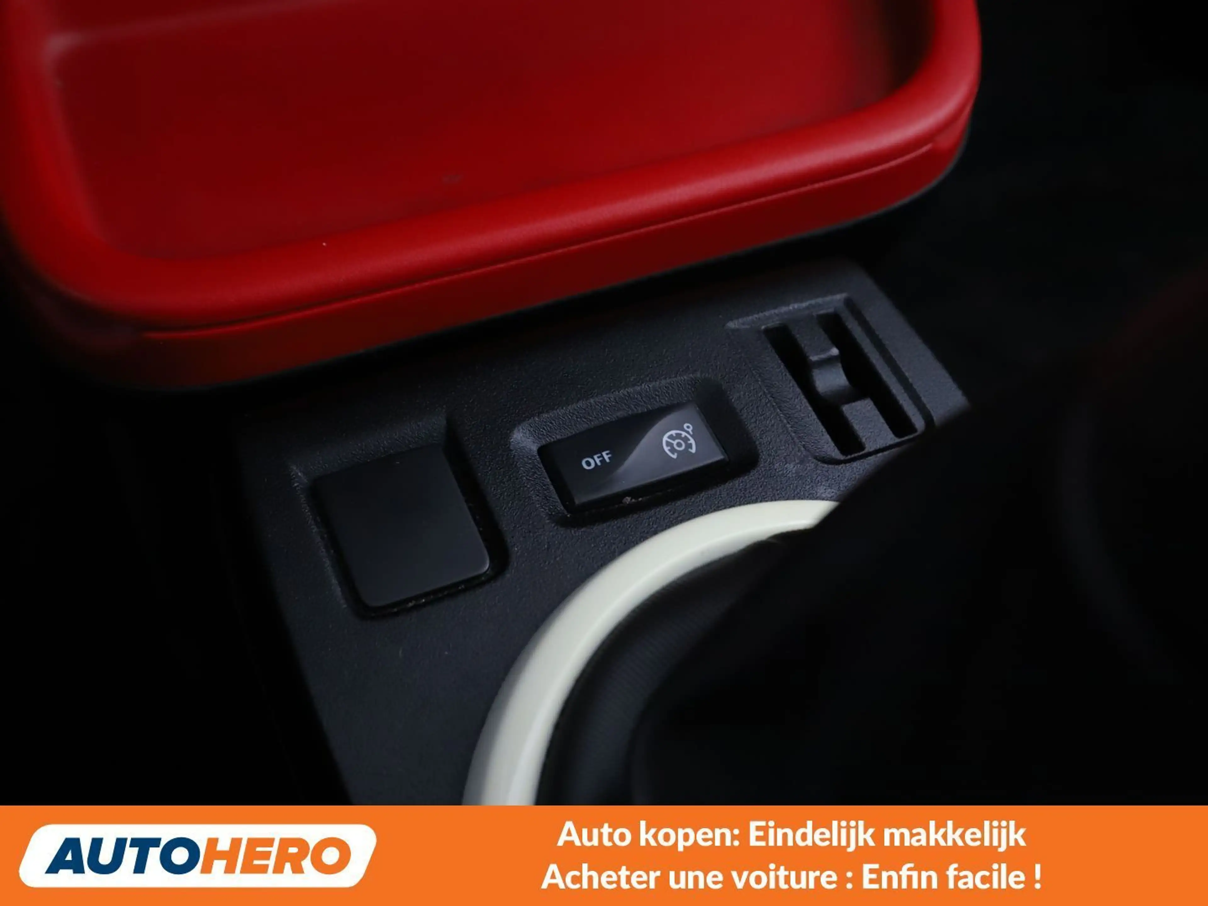 Renault Twingo 1.0 SCe Zen — photo 9