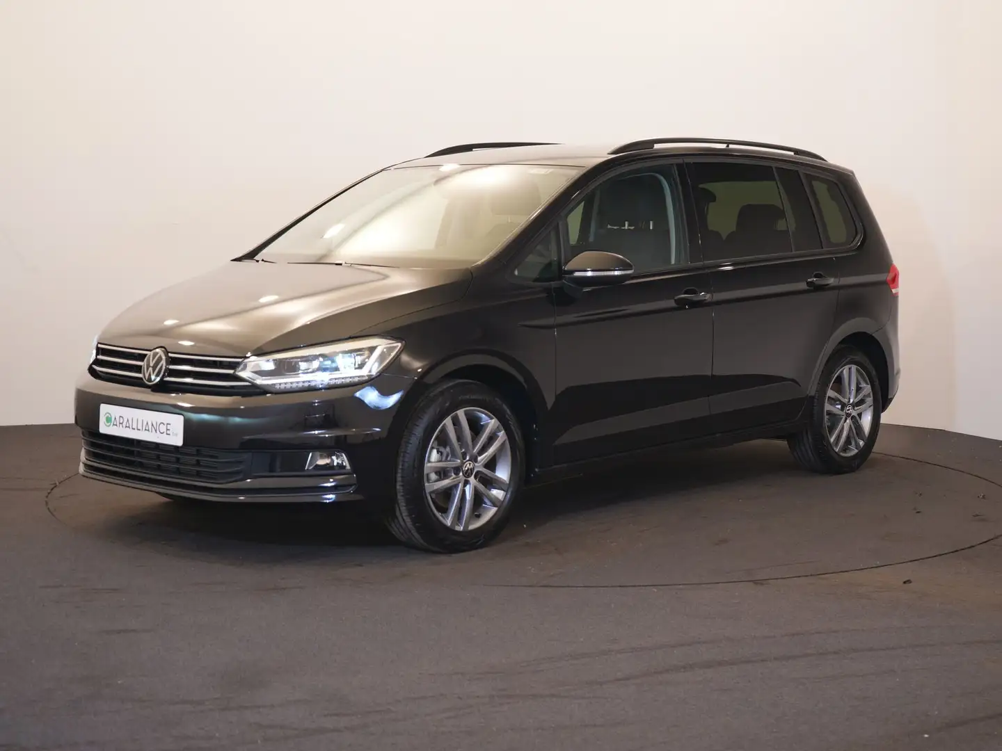Volkswagen Touran 1.5eTsi|DSG|7Pl.|Navi|LED|EasyOpen Zwart - 1