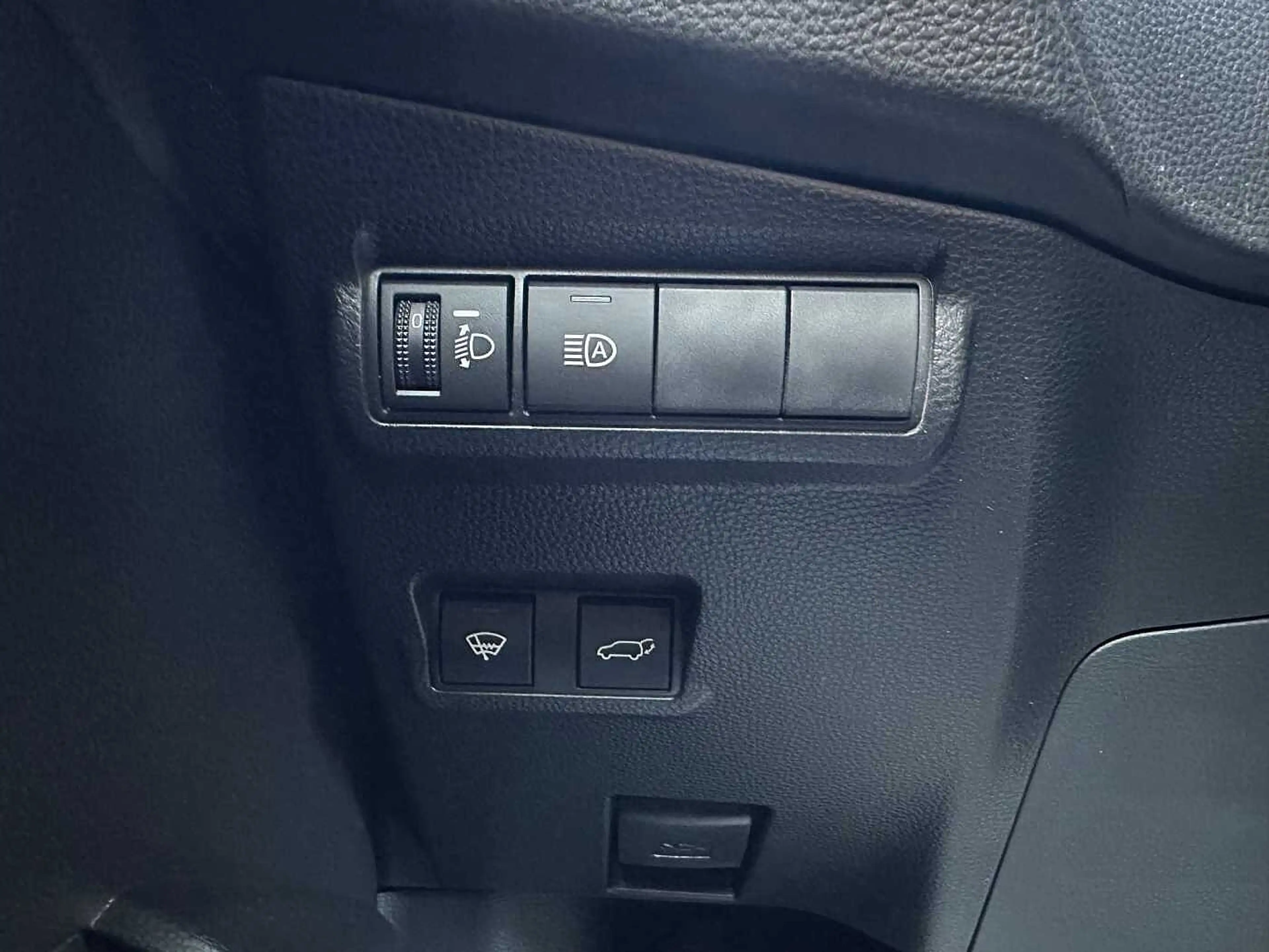 Toyota Corolla Cross 1.8 Hybrid Style - Allwetter, NAVI, LHZ, LED, PDC, — photo 14