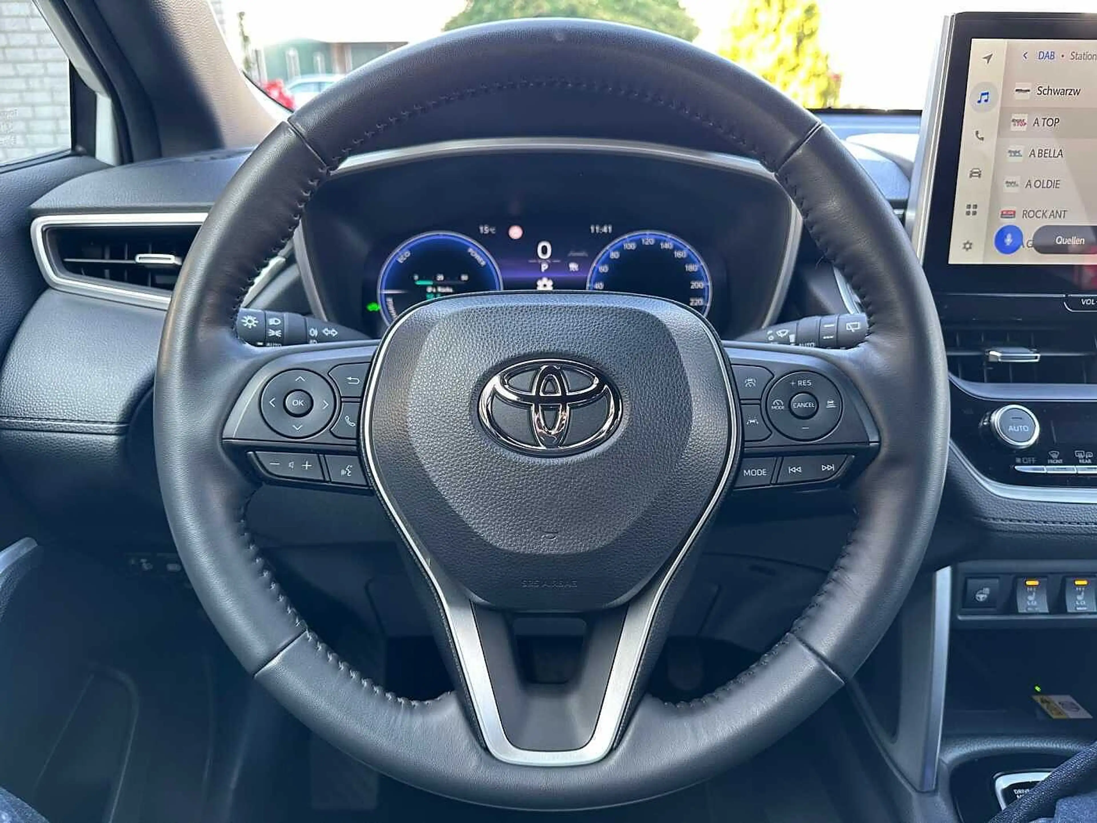 Toyota Corolla Cross 1.8 Hybrid Style - Allwetter, NAVI, LHZ, LED, PDC, — photo 15