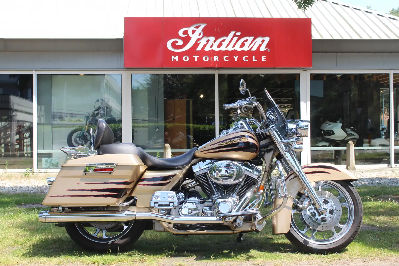Harley-Davidson Road King CVO Goud - 1