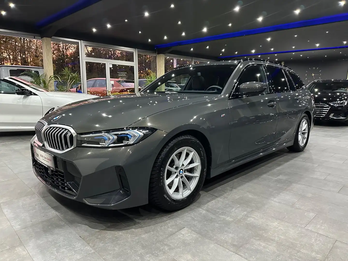 BMW 318 d M Sport /PANOR / KAMERA / MEMORY / LED /1H Grau - 1