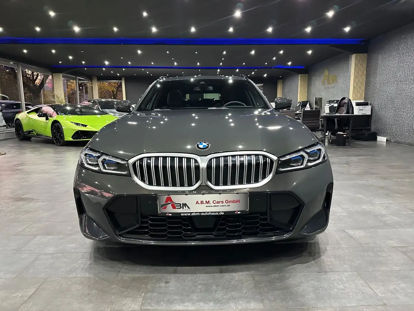 BMW 318 d M Sport /PANOR / KAMERA / MEMORY / LED /1H Grau - 2