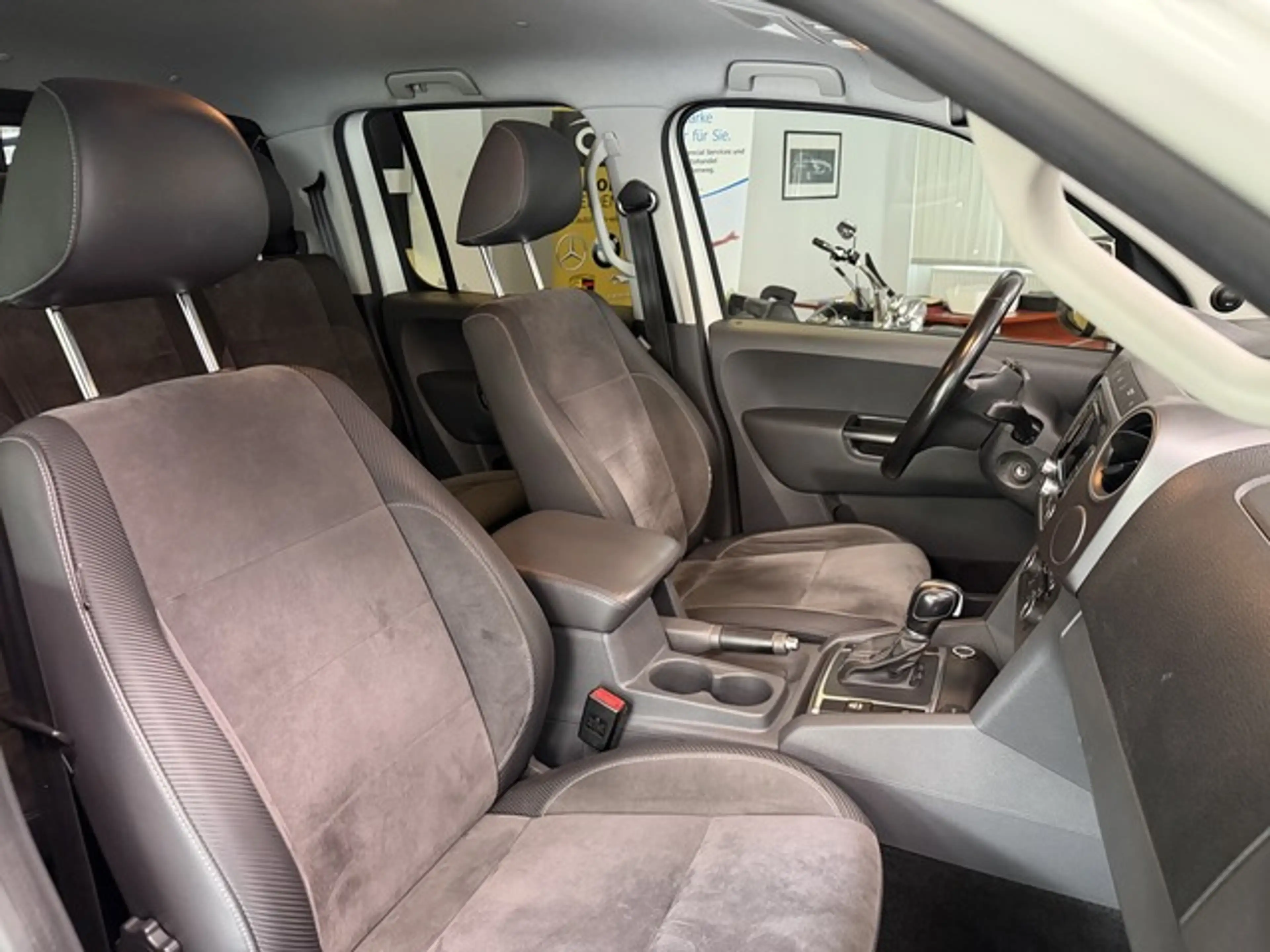 Volkswagen Amarok Highline DoubleCab 4Motion — photo 11
