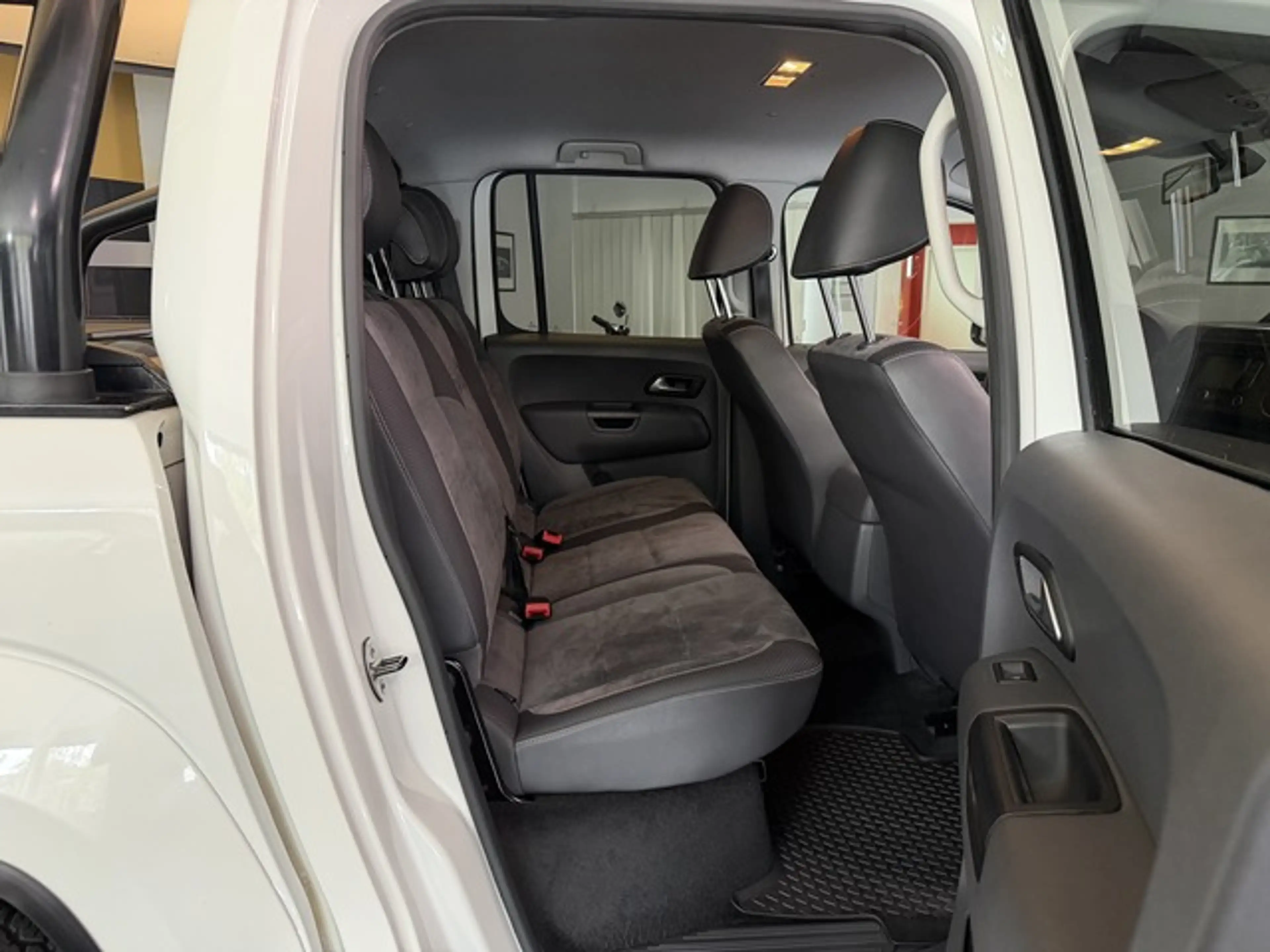 Volkswagen Amarok Highline DoubleCab 4Motion — photo 10