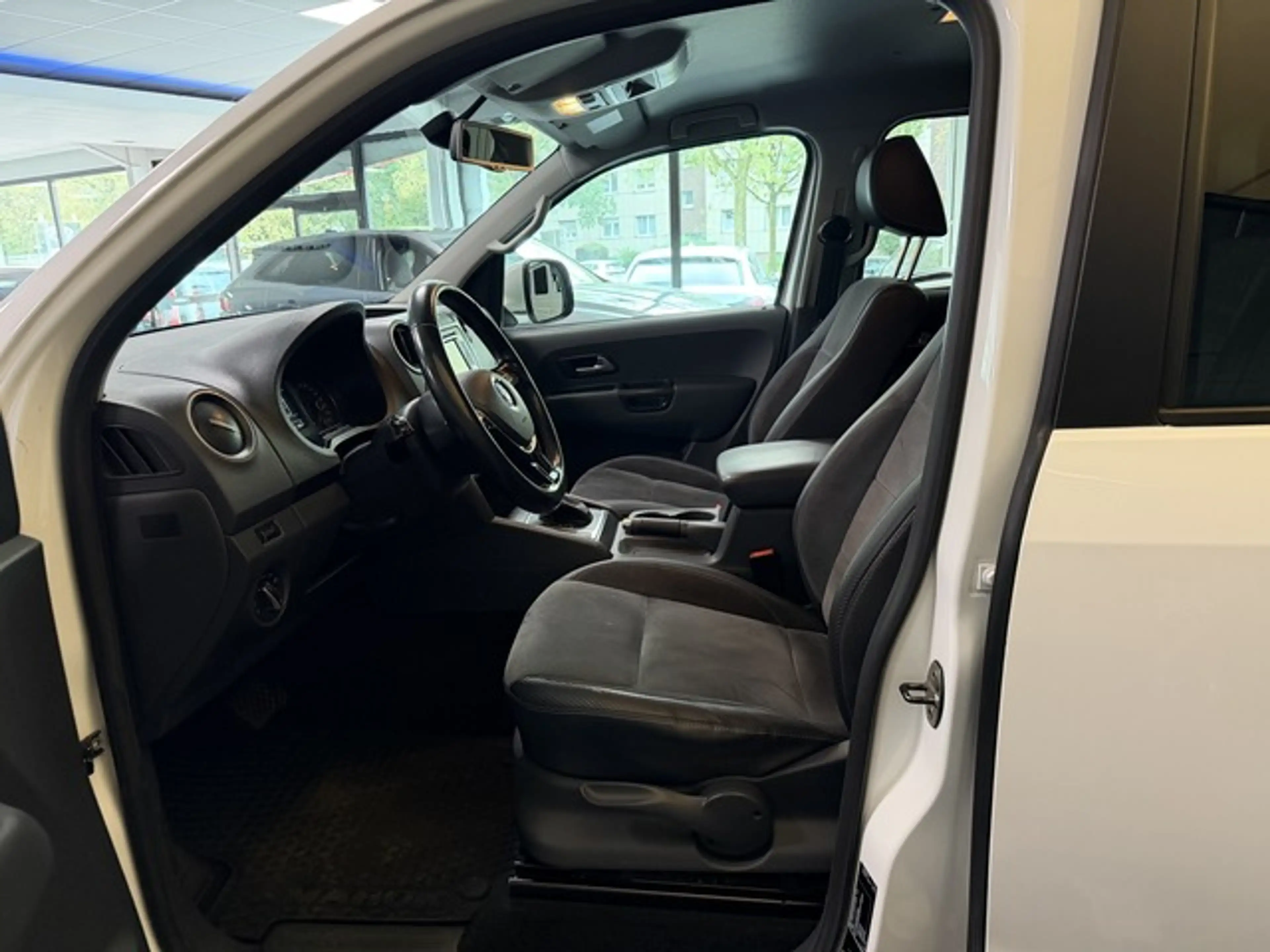 Volkswagen Amarok Highline DoubleCab 4Motion — photo 12