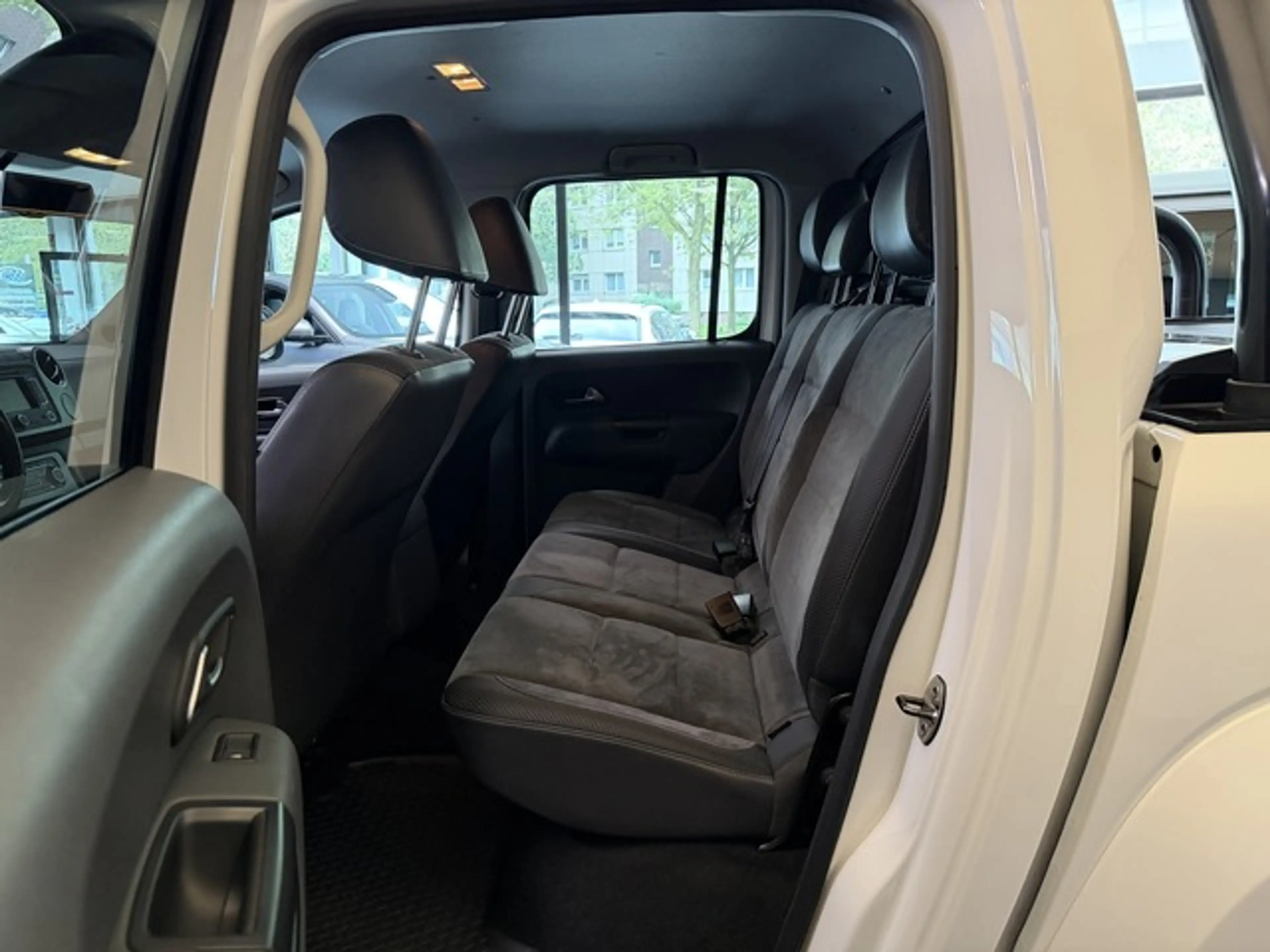 Volkswagen Amarok Highline DoubleCab 4Motion — photo 14