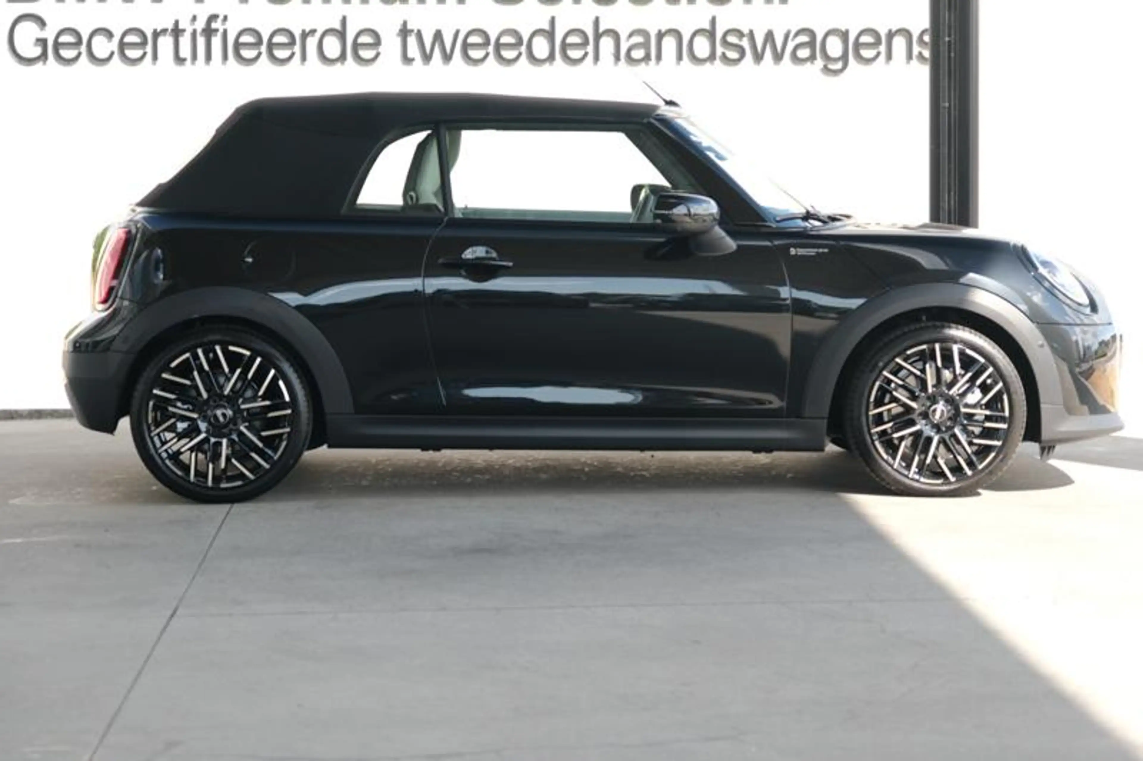 MINI Cooper Cabrio Cooper C Cabrio Favoured | H&K | HUD | PARK + | — photo 11
