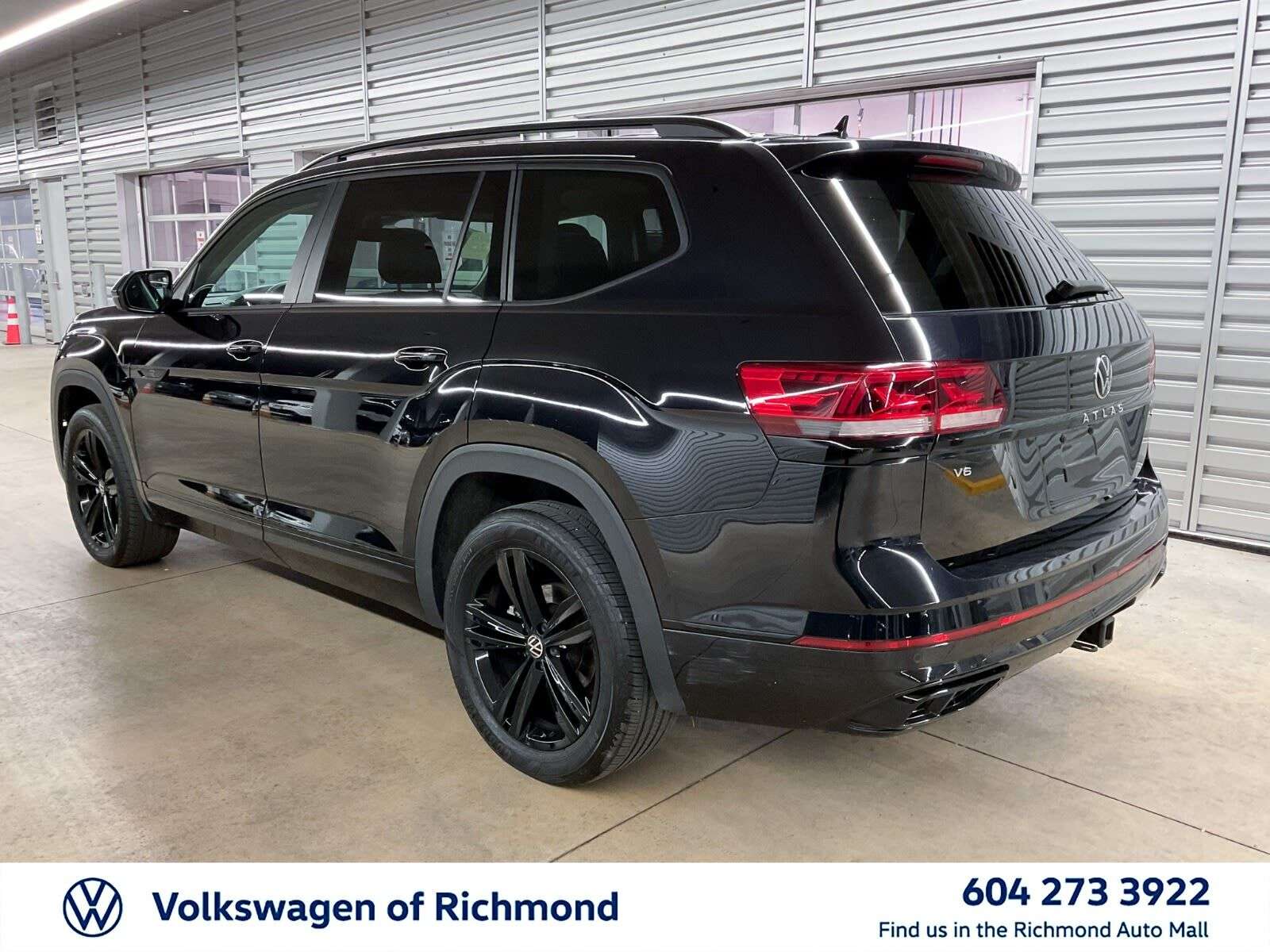 2023 Volkswagen Atlas Highline | R-Line Package (Black Edition) | 3rd Ro — снимка 1